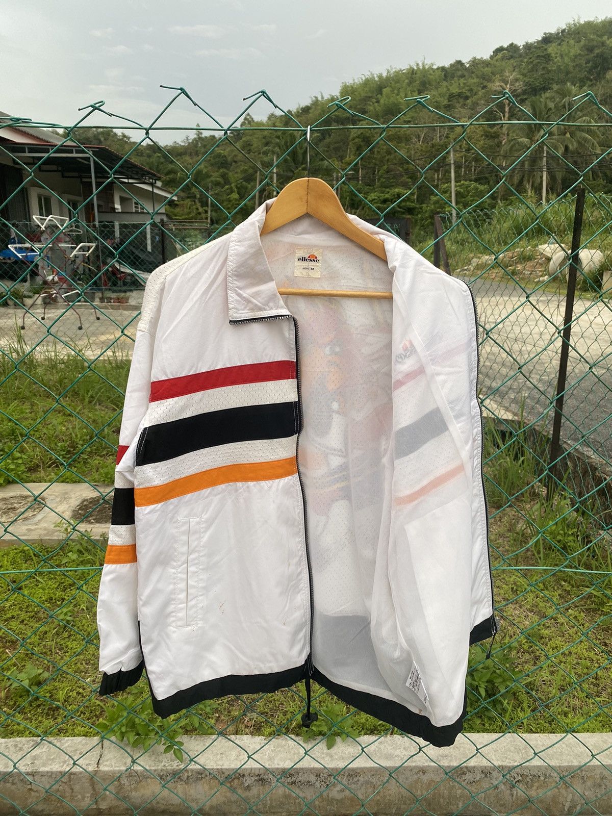 Ellesse AW Vintage Ellesse Zip Up Jacket Size US L / EU 52-54 / 3 - 5 Thumbnail