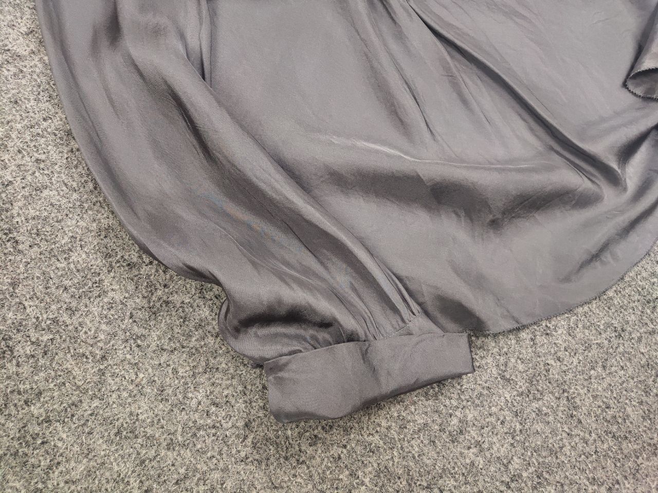 Designer Susanne Bommer Design Boxy Silk Silver gray blouse Size L / US 10 / IT 46 - 6 Thumbnail
