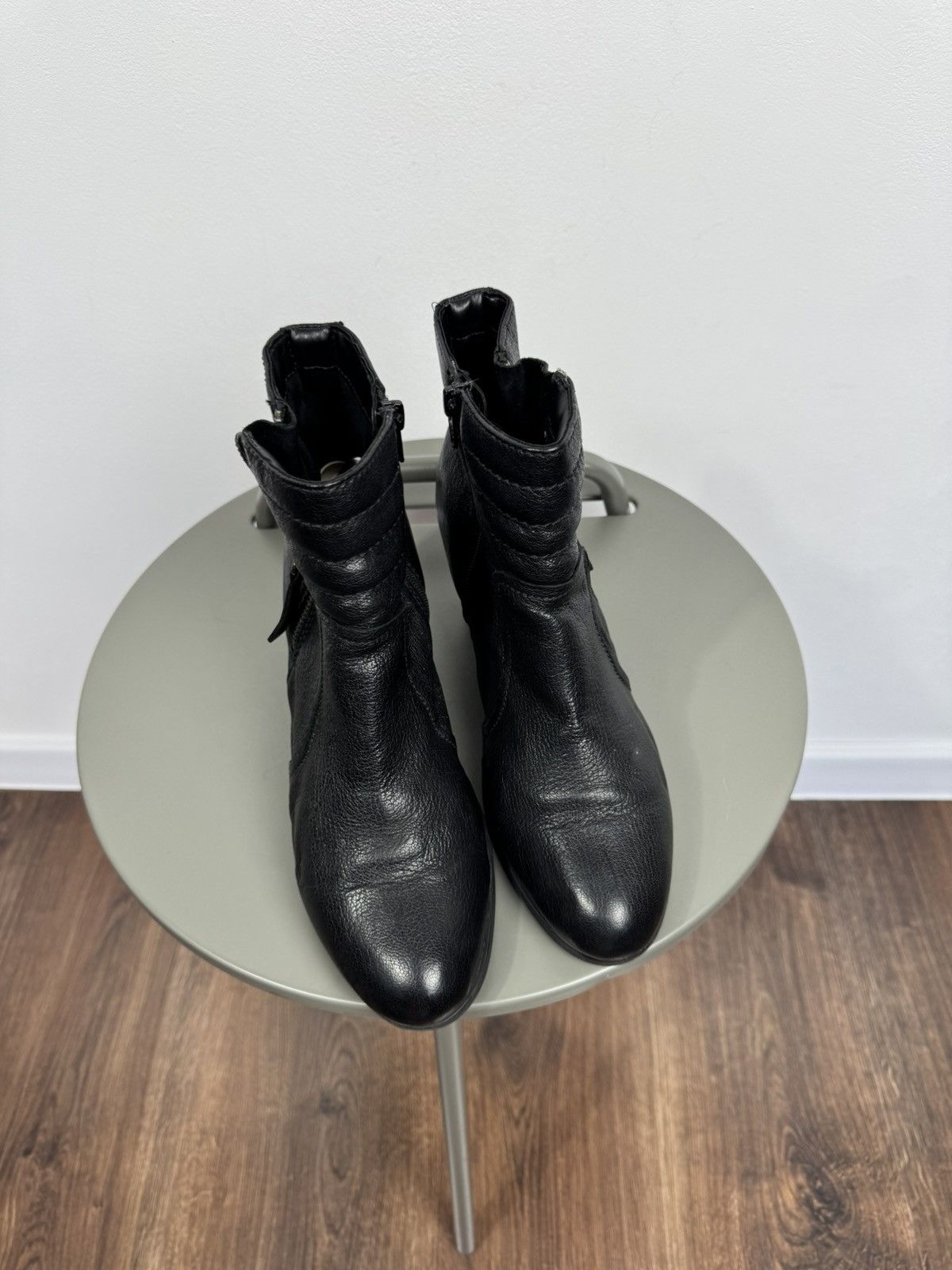 Clarks Clarks Black Leather Ankle Boots Block Heel Zip EU 40 US 9 Size US 9 / IT 39 - 9 Thumbnail