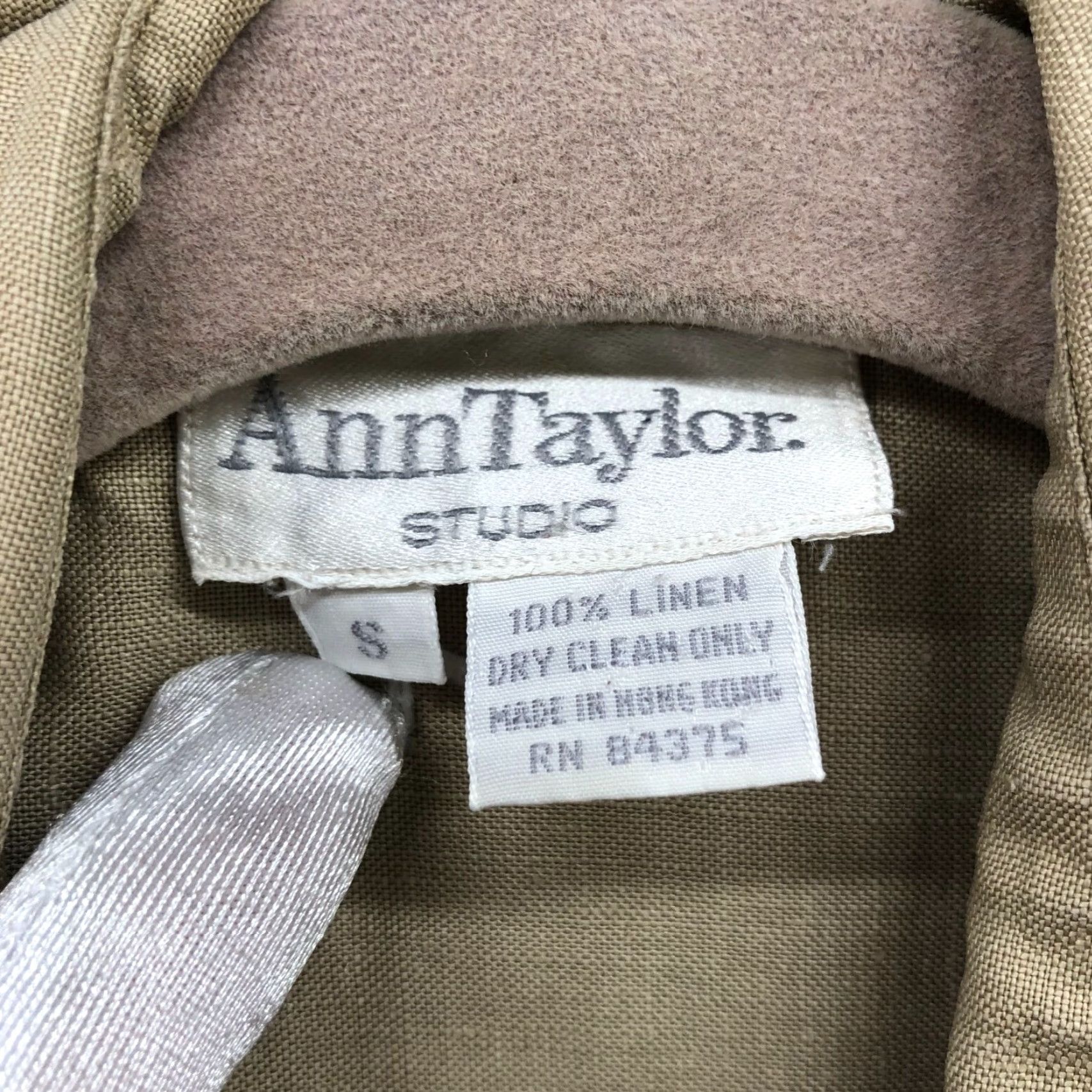 Ann Taylor VTG Ann Taylor Shirt Linen Sleeveless Womens S Beige Button Up Collared Casual 100% Linen Summer Vintage Women’s S Beige Button-Up Collared Shirt Size S / US 4 / IT 40 - 5 Thumbnail