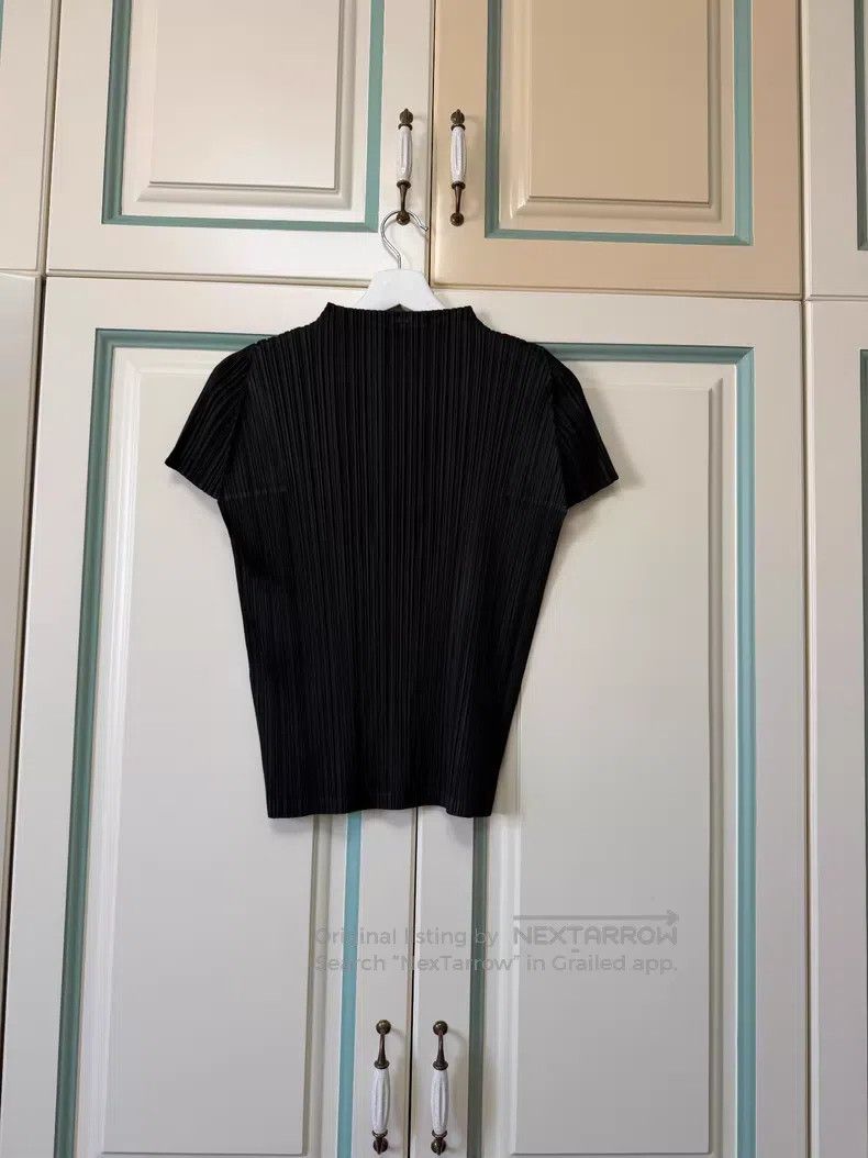 Issey Miyake Issey Miyake Half Turtleneck Short Sleeve Ruffle Black Size L / US 10 / IT 46 - 2 Thumbnail