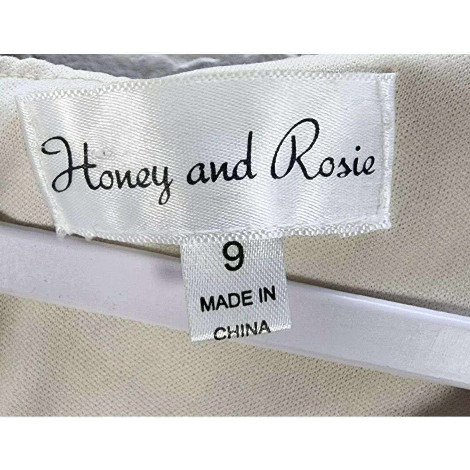 Vintage Honey and Rosie Beige Short Sleeve Flared Lace Floral Dress Lined Sz 9 Womens Cap Sleeve Casual Party/Cocktail Wedding 9 Beige Floral Lace Dress Size 30" / US 8 / IT 44 - 6 Thumbnail