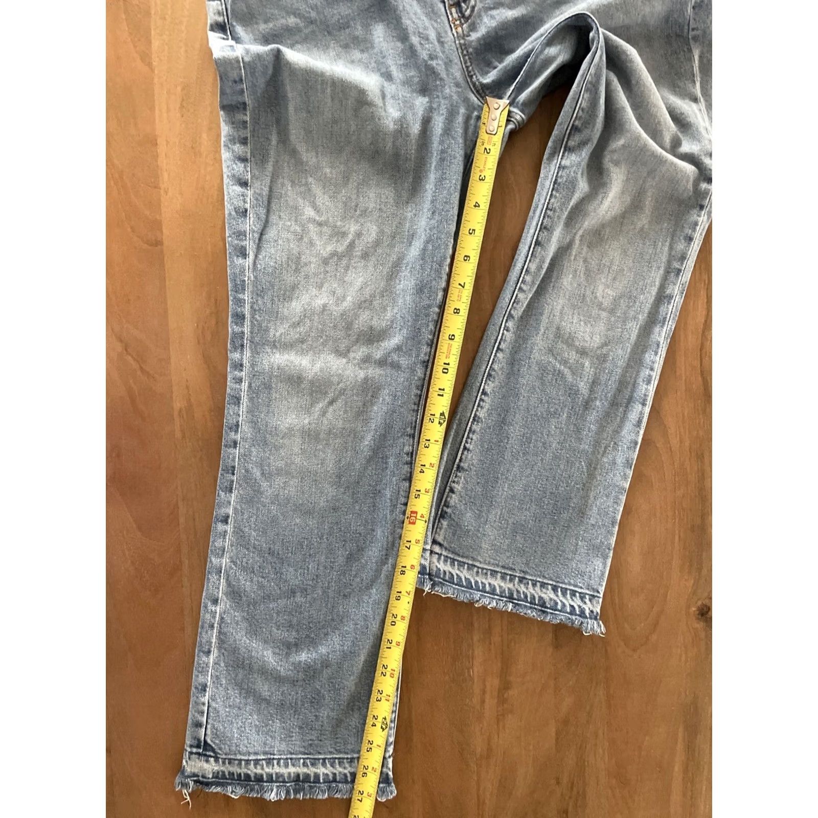 Vintage Derek Lam 10 Crosby Jeans Womens 32x27 Light Wash Mid Rise Cropped Flare Denim 5-Pocket Fringe Vintage No Size 24" / US 00 / IT 34 - 6 Thumbnail
