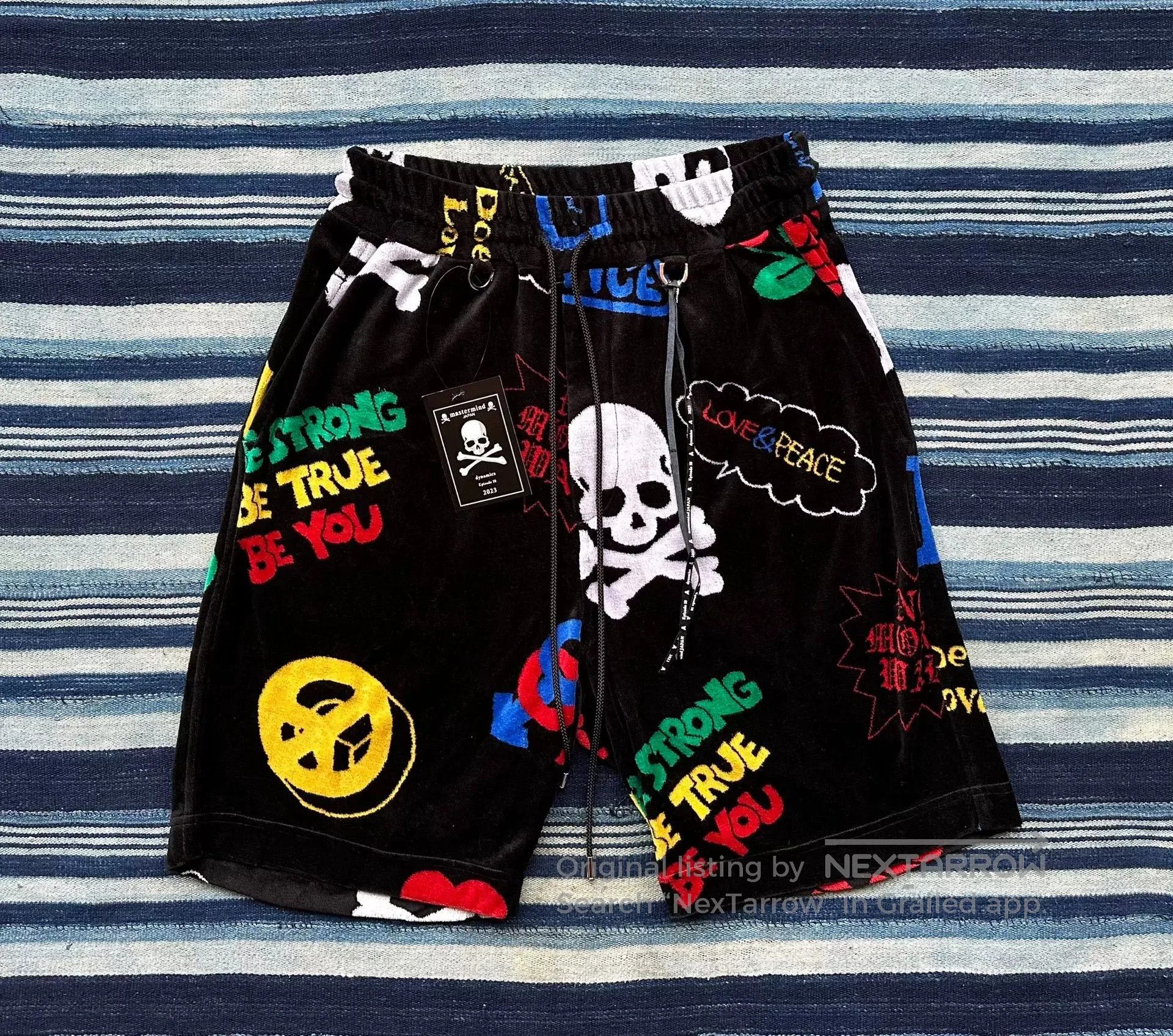 Other mastermind japan velvet skull graffiti shorts. Size US 28 / EU 44 - 1 Thumbnail
