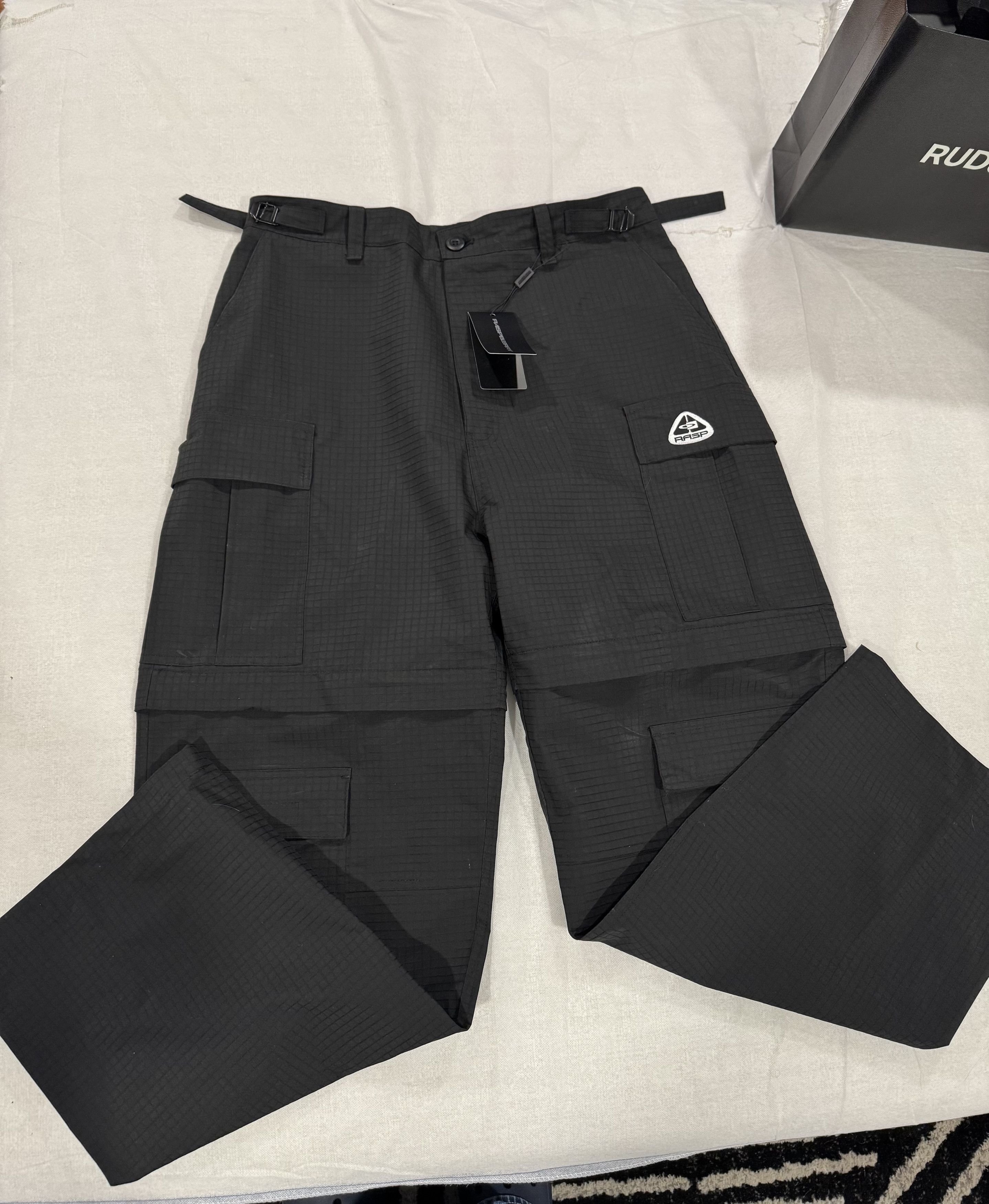 The GV Gallery Cargos Size US 34 / EU 50 - 2 Thumbnail