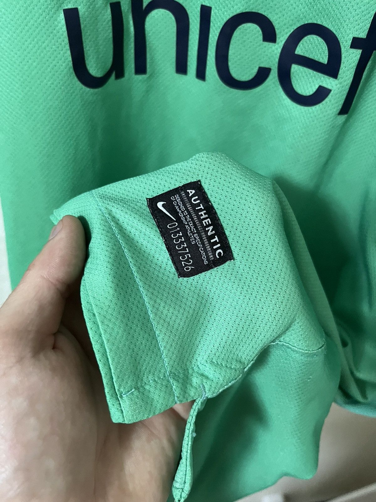 Other Nike Barcelona Away Vintage 10/11 #6 Xavi Jersey Size US XL / EU 56 / 4 - 7 Thumbnail