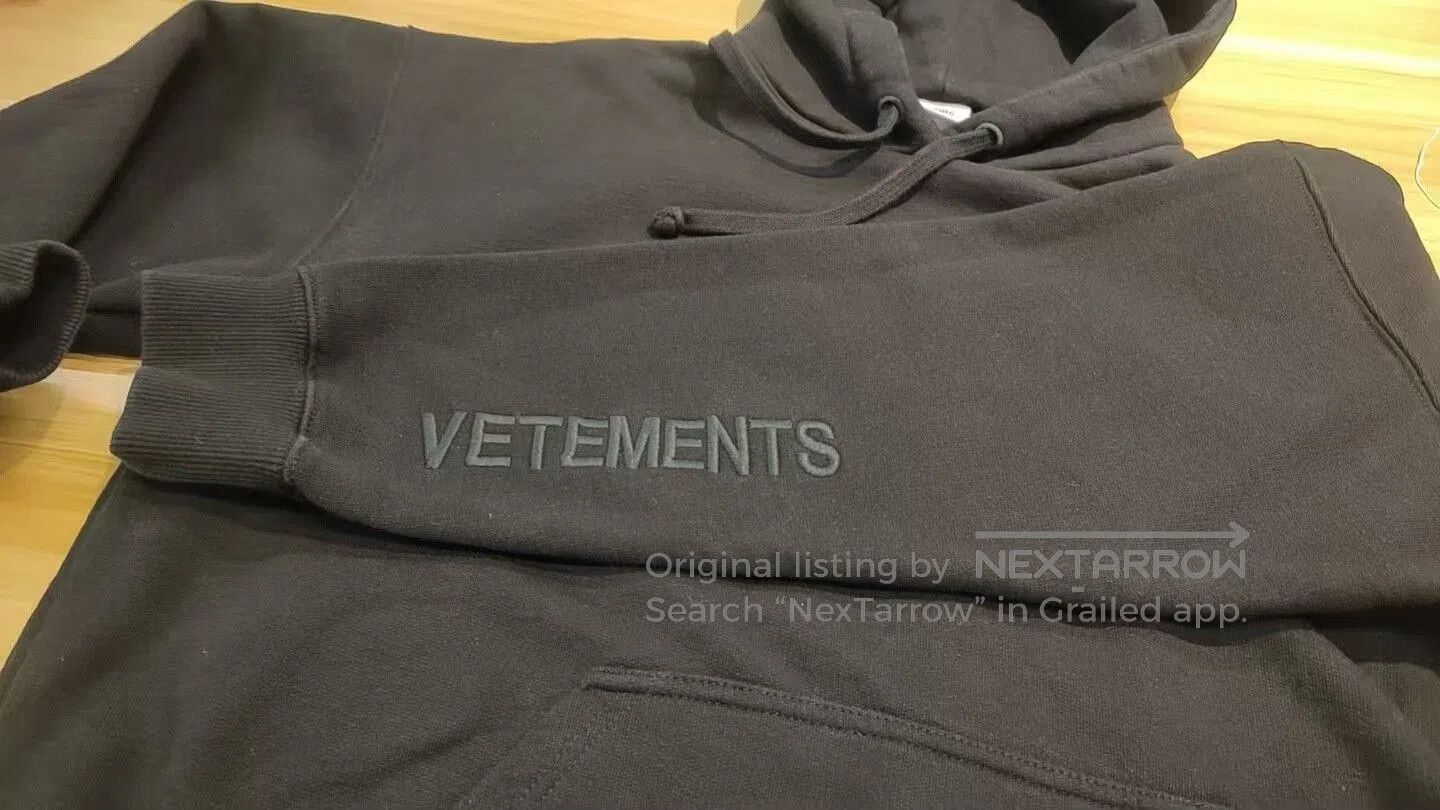 Vetements vetements Saturday hoodie in black. Size US S / EU 44-46 / 1 - 7 Thumbnail