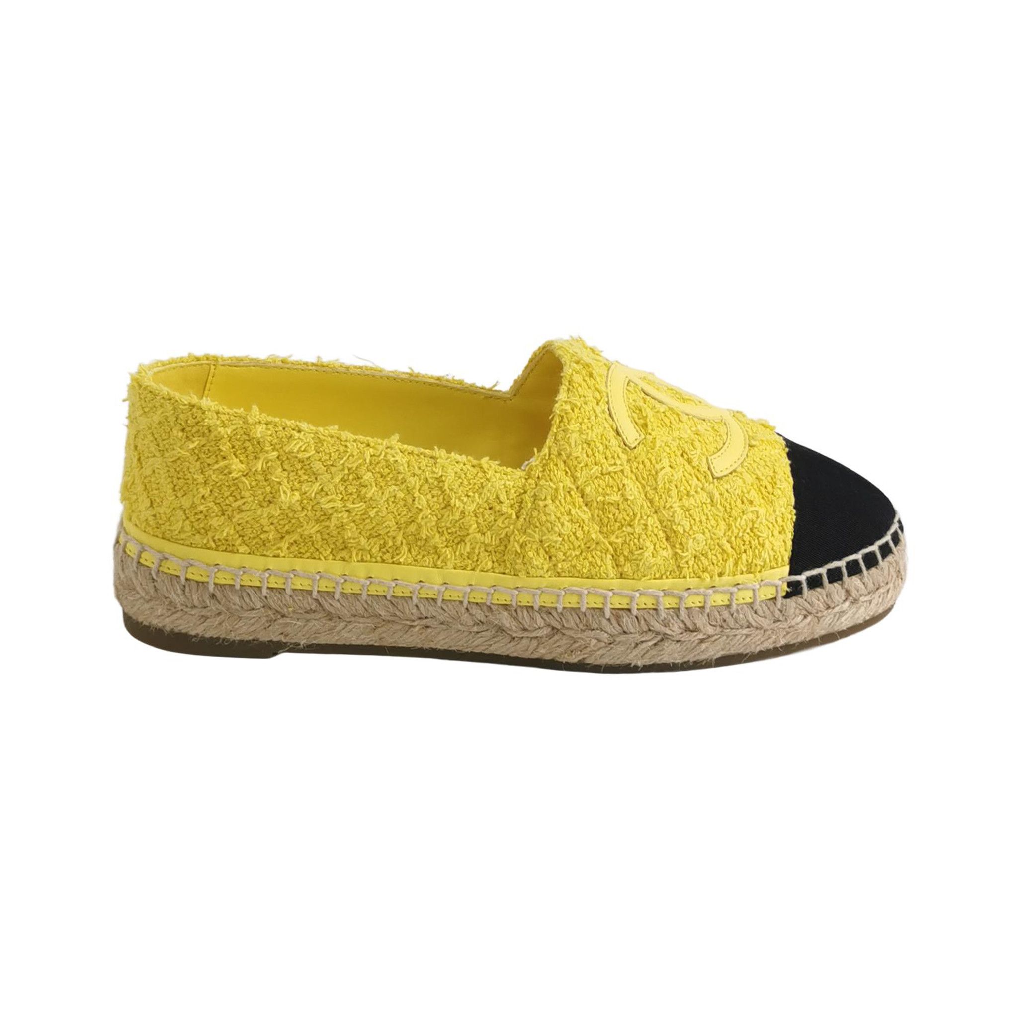 Chanel Chanel Women 7 Flats Size US 7 / IT 37 - 1 Thumbnail