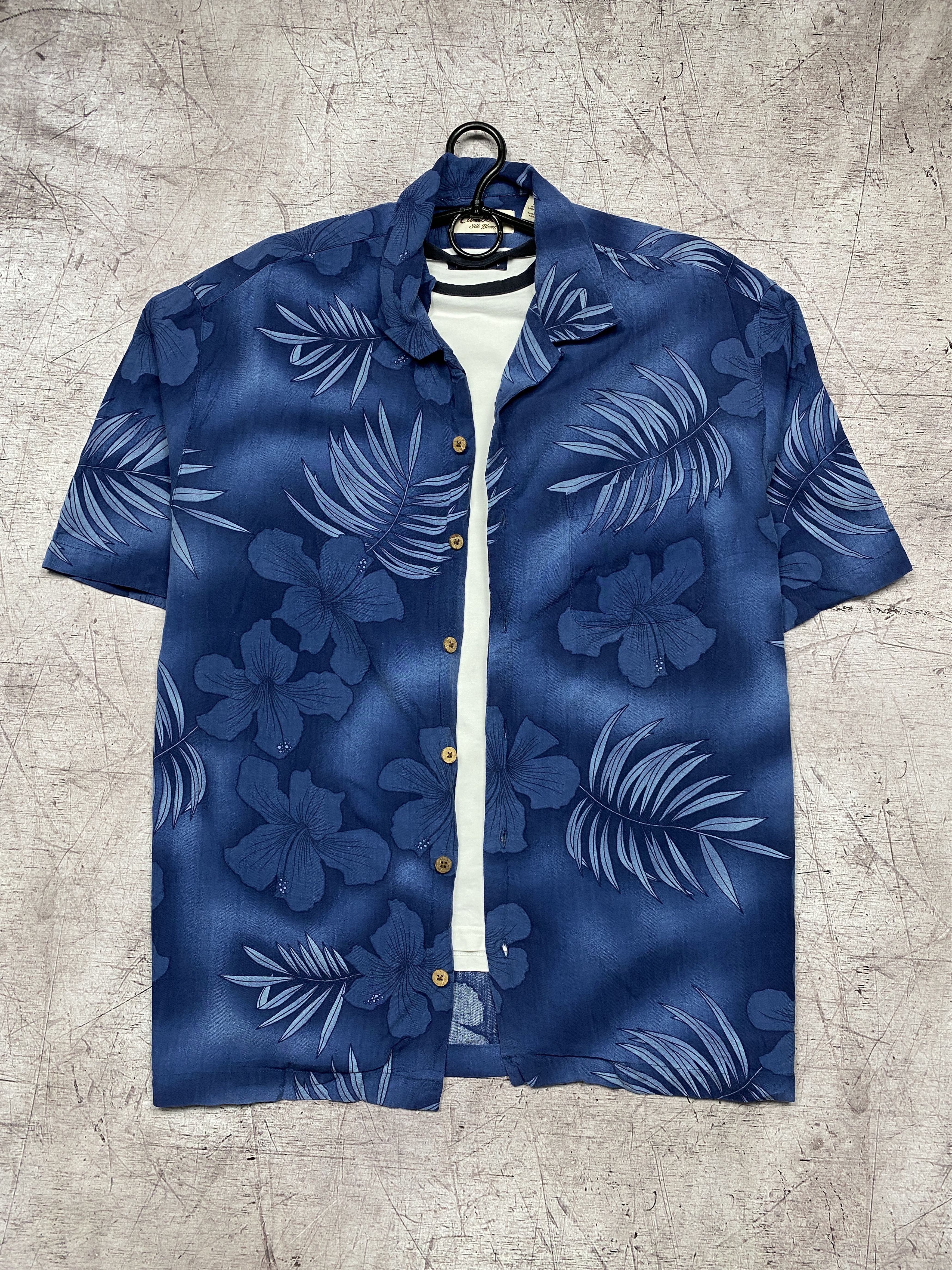 Other Vintage Mens Hawaiian Silk Shirt Size US XL / EU 56 / 4 - 1 Thumbnail
