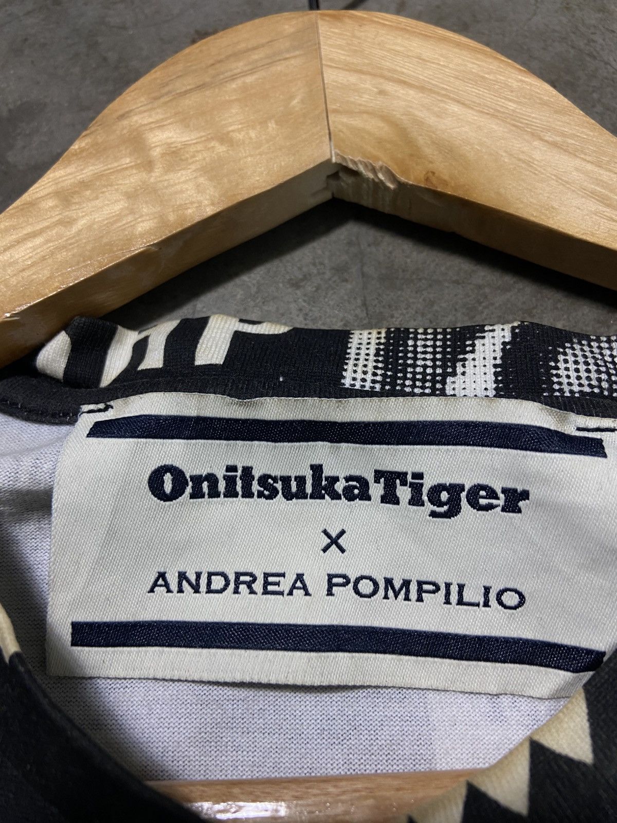 Onitsuka Tiger 🔥🔥 Onitsuka Tiger X Andrea Pompilio Full Print Shirt Size US L / EU 52-54 / 3 - 7 Thumbnail