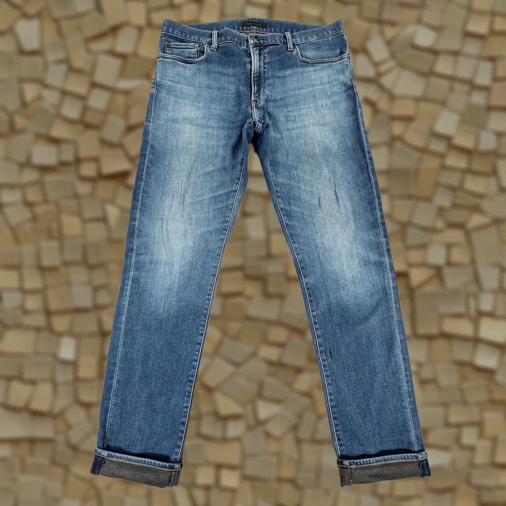 Uniqlo Uniqlo Jeans Blue W35 L34 Slim Tapered Stretch Denim Lined Mens Jeans Regular Fit 5 Pockets Zip Fly Pockets Stretch Denim Men Size US 35 - 1 Thumbnail