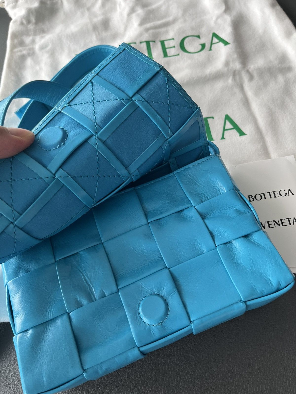 Bottega Veneta $3k value Super Runway Brand New Cassette Bag Waxed Leather Size ONE SIZE - 25 Thumbnail