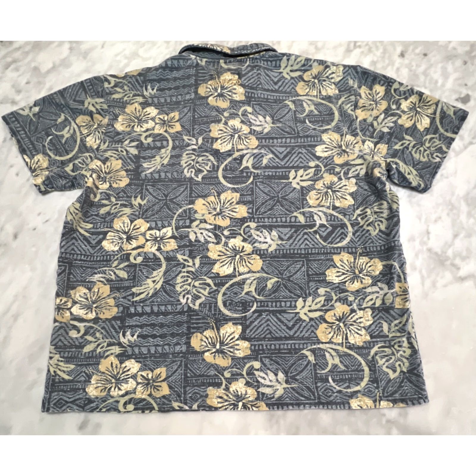 Vintage VINTAGE Crazy Shirt Hawaiian Polo Shirt Men’s Large Casual 1990s Cotton Blue Tan Floral Hibiscus Size US L / EU 52-54 / 3 - 4 Thumbnail