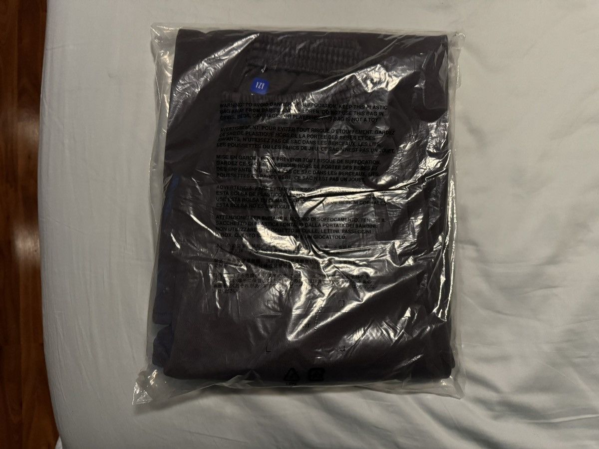 Balenciaga × Gap × Kanye West Yeezy Gap Sweatpants Dark Grey Size XS Size US 28 / EU 44 - 19 Thumbnail