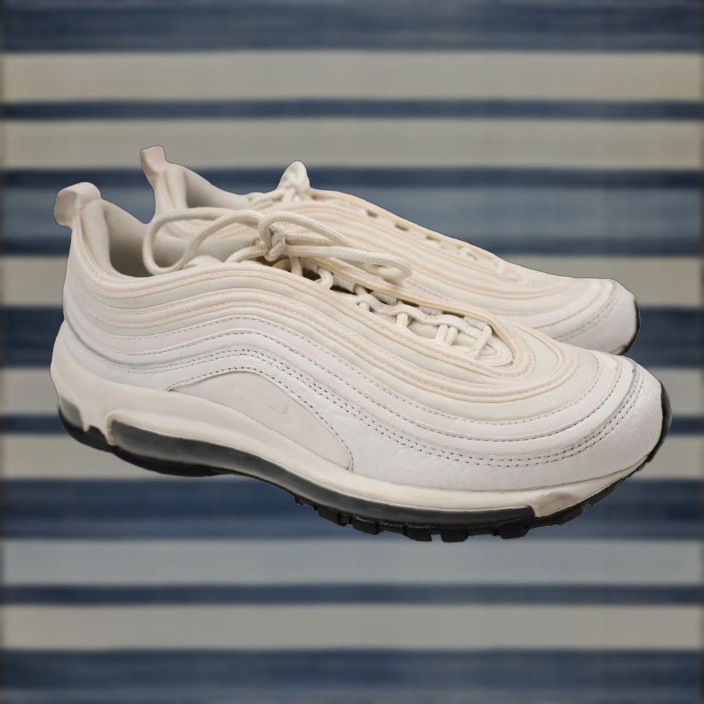 Nike VINTAGE Nike Air Max 97 Summit White Womens 9 White Sneakers Women 9 Nike Air Max 97 Summit White Sneakers 90s? Size US 9 / IT 39 - 1 Thumbnail