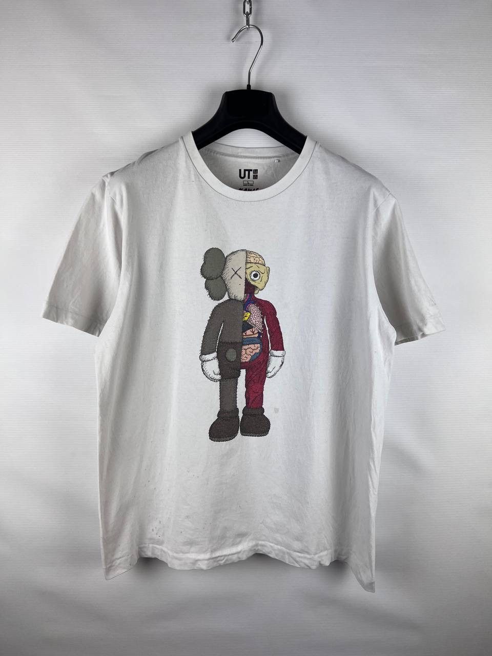 Uniqlo Kaws Uniqlo t-shirt size L Size US L / EU 52-54 / 3 - 1 Thumbnail