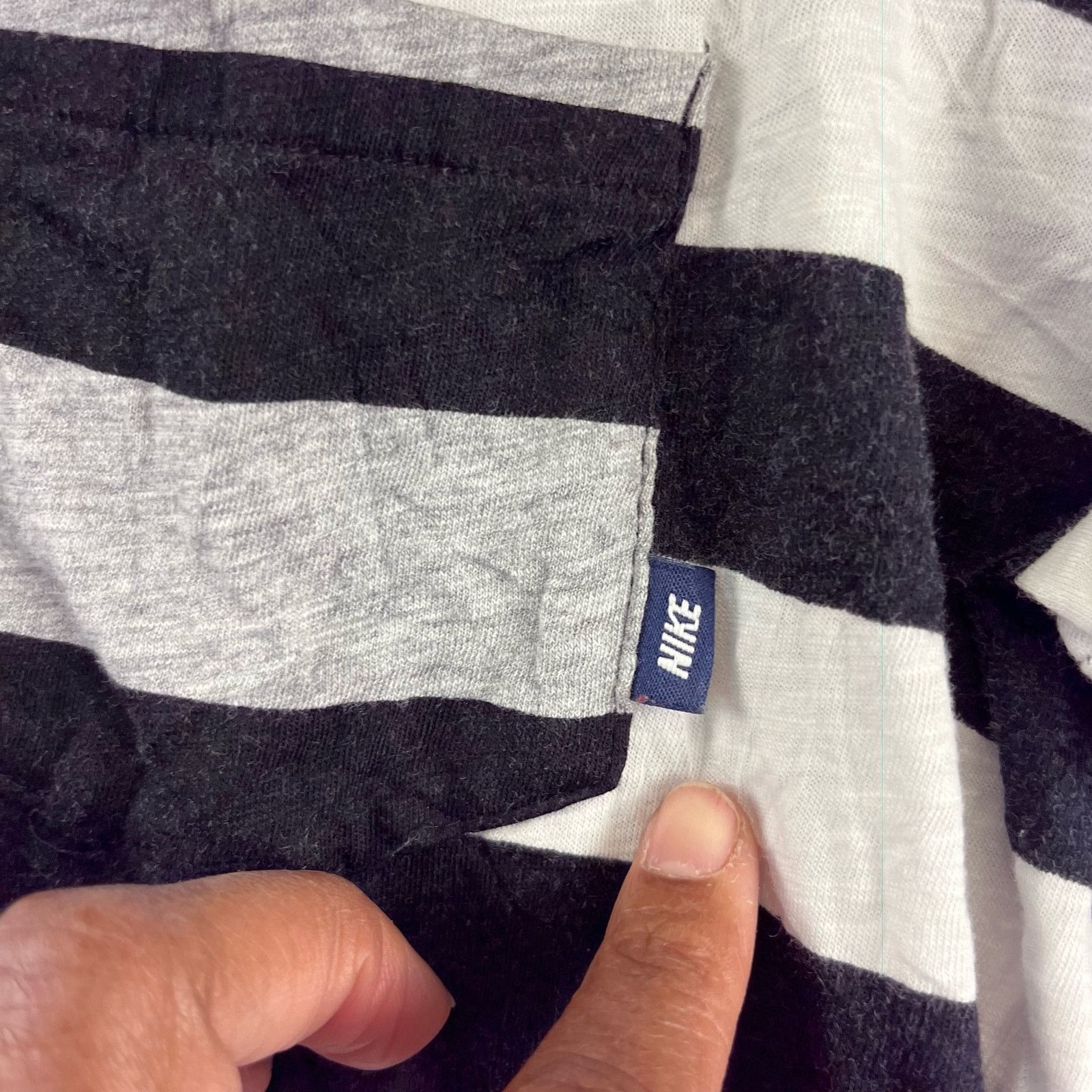 Nike Vintage Nike Striped Women's XL Casual T Shirt Curved Hem Size XL / US 12-14 / IT 48-50 - 4 Thumbnail