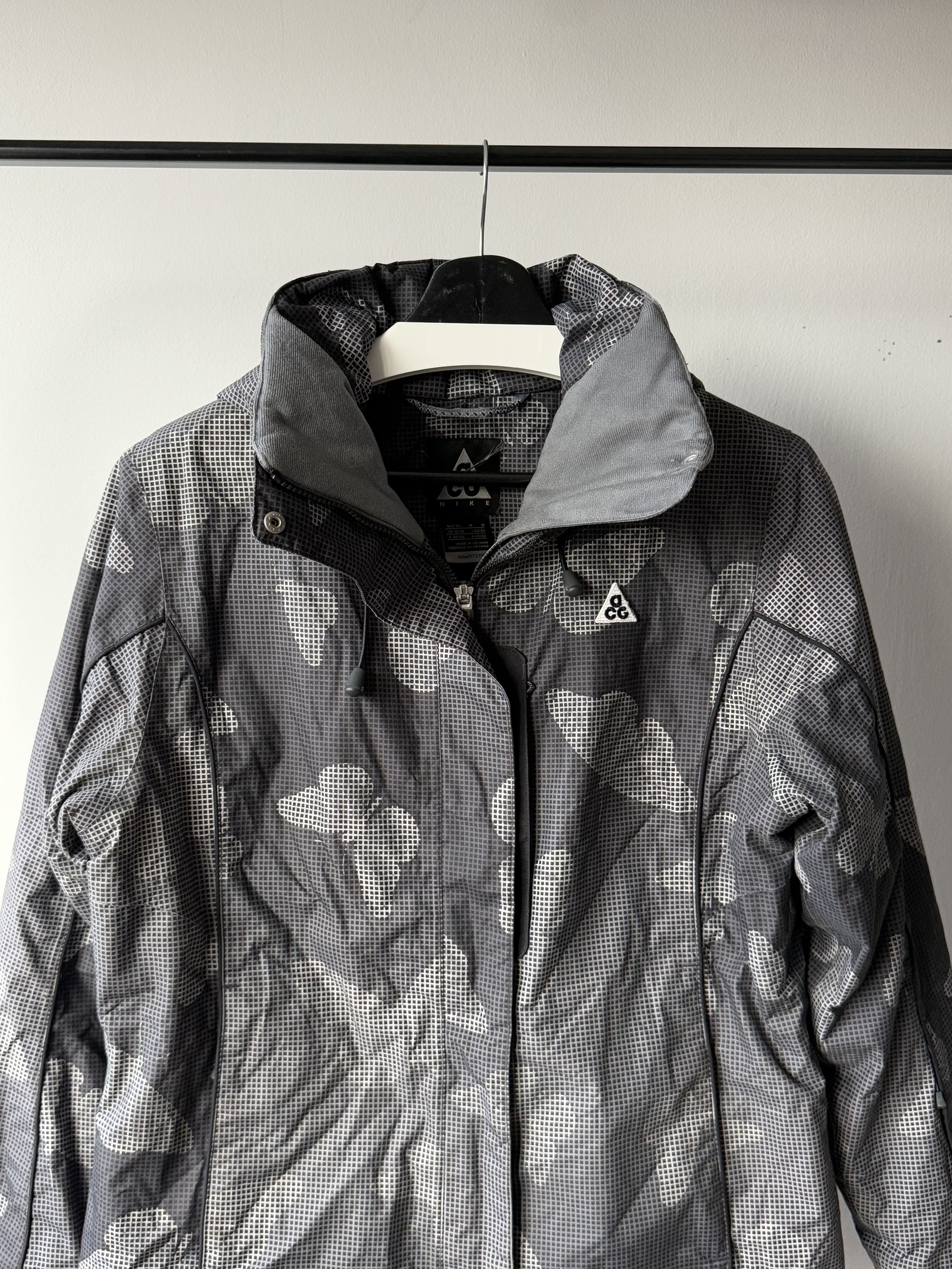 Nike ACG Women's Nike ACG Butterfly Insulated Mountain Ski Jacket Size M / US 6-8 / IT 42-44 - 3 Thumbnail