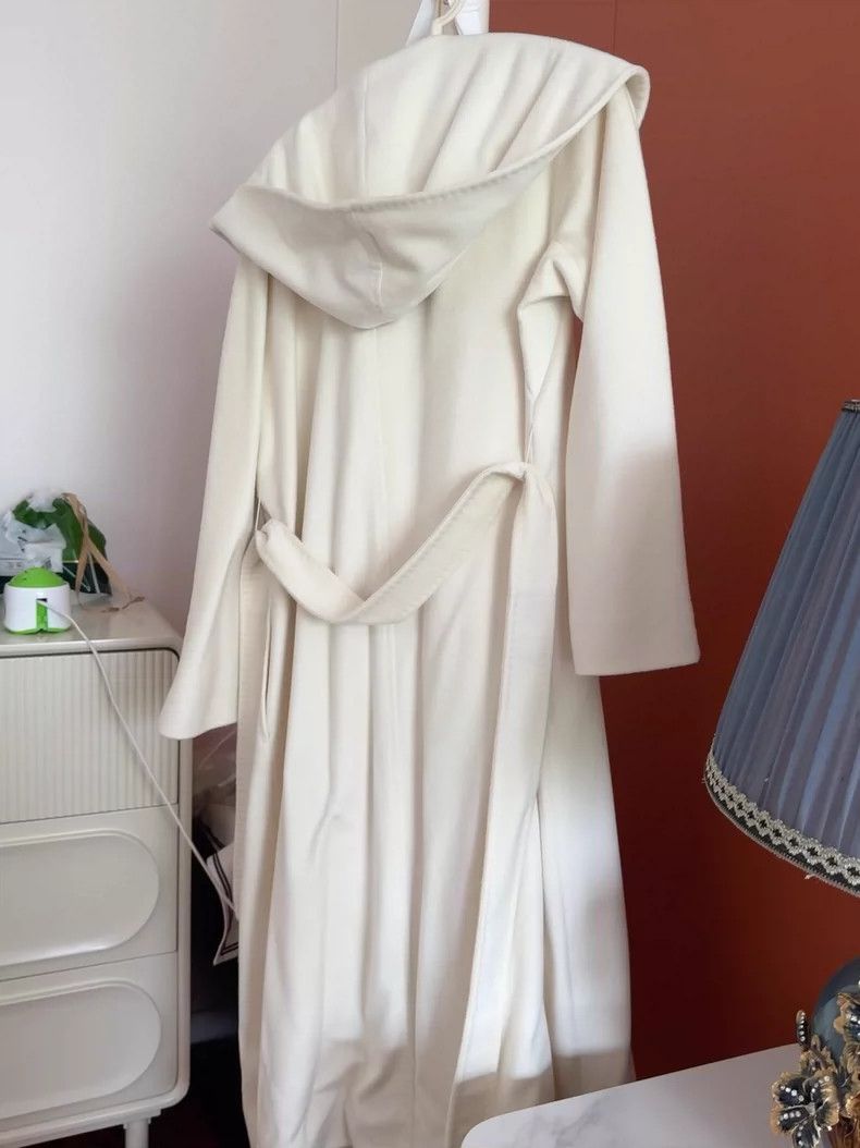 Max Mara Max Mara Women's sheep-wool white lace-up coat Size L / US 10 / IT 46 - 8 Thumbnail