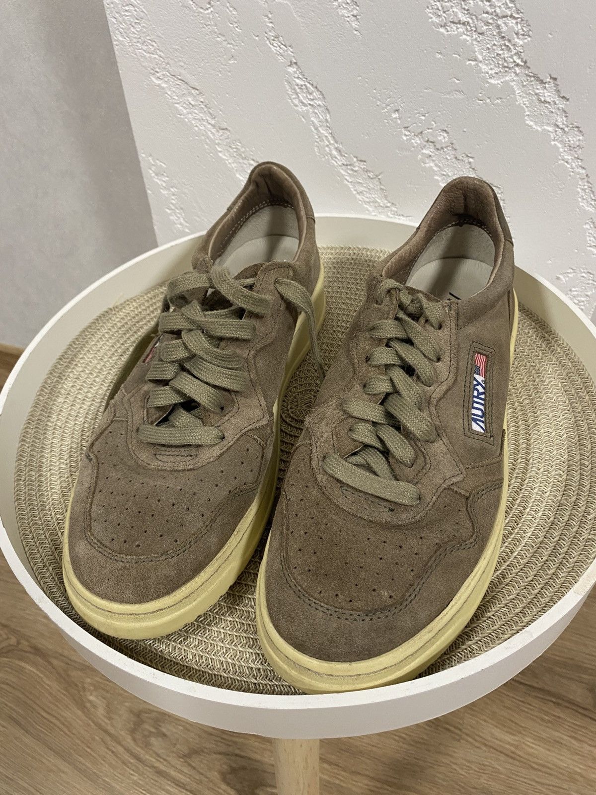 AUTRY Autry Medalist Brown Suede Sneakers Size: 41 Size US 8 / EU 41 - 3 Thumbnail