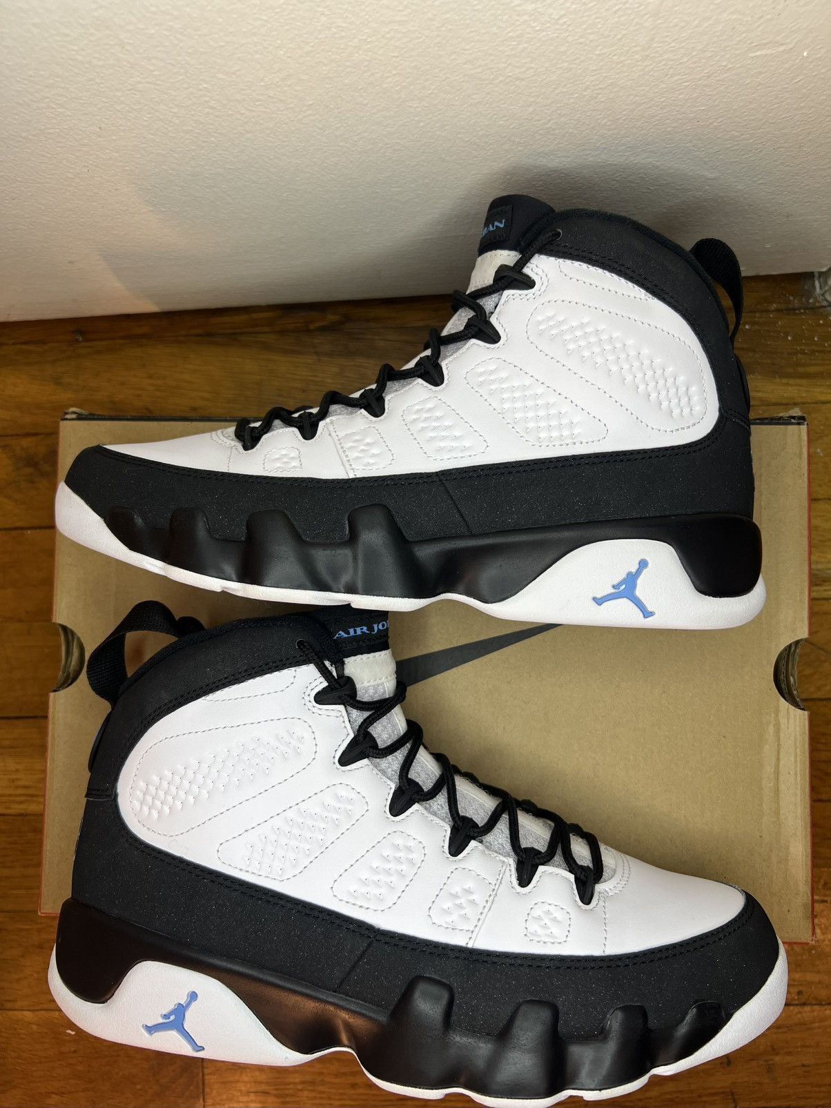 Jordan Brand Air Jordan Retro 9 University Blue Size 8 Size US 8 / EU 41 - 1 Thumbnail
