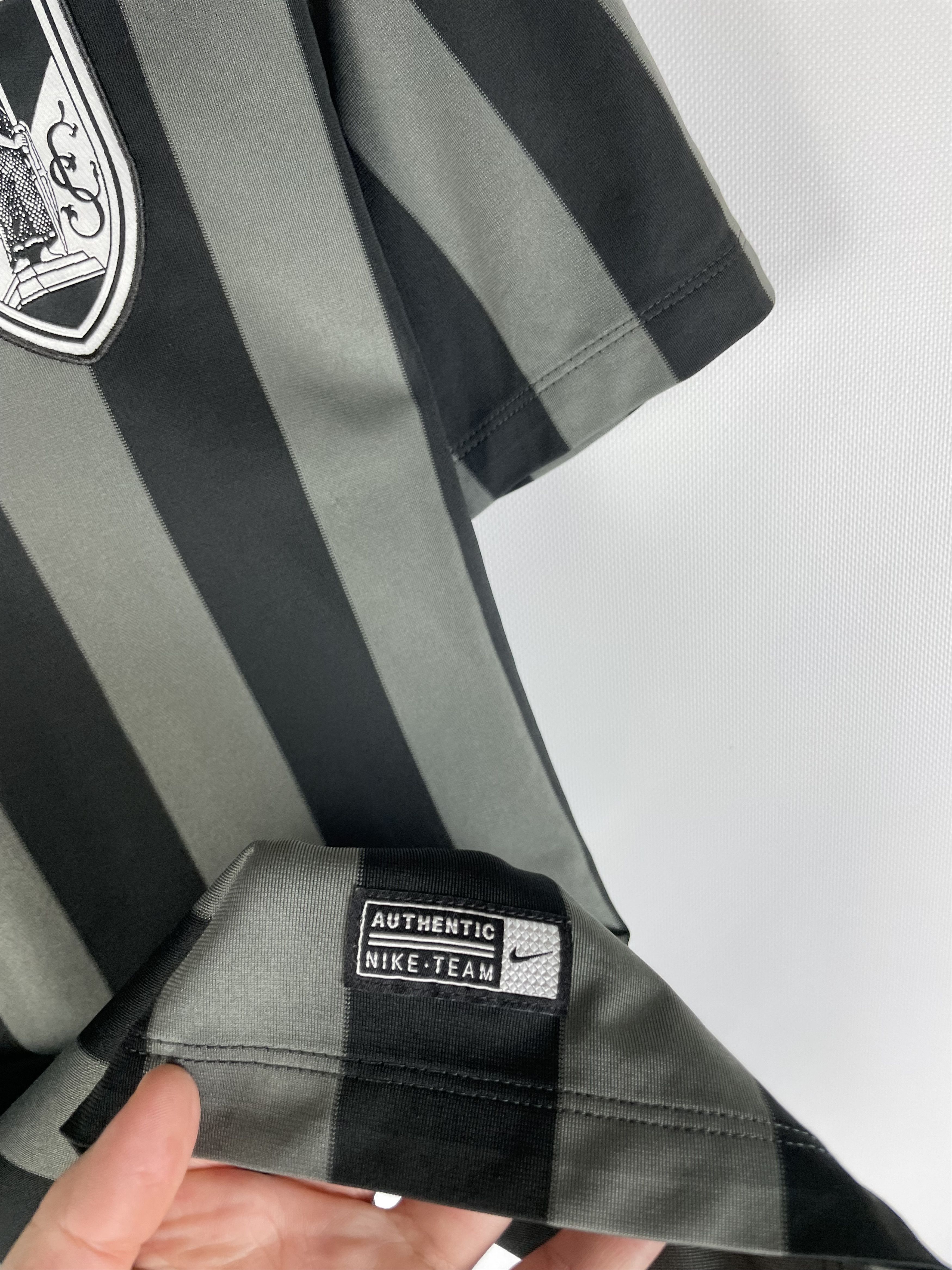 Nike Nike Vitoria S.C Away Football Soccer Jersey Size US L / EU 52-54 / 3 - 5 Thumbnail