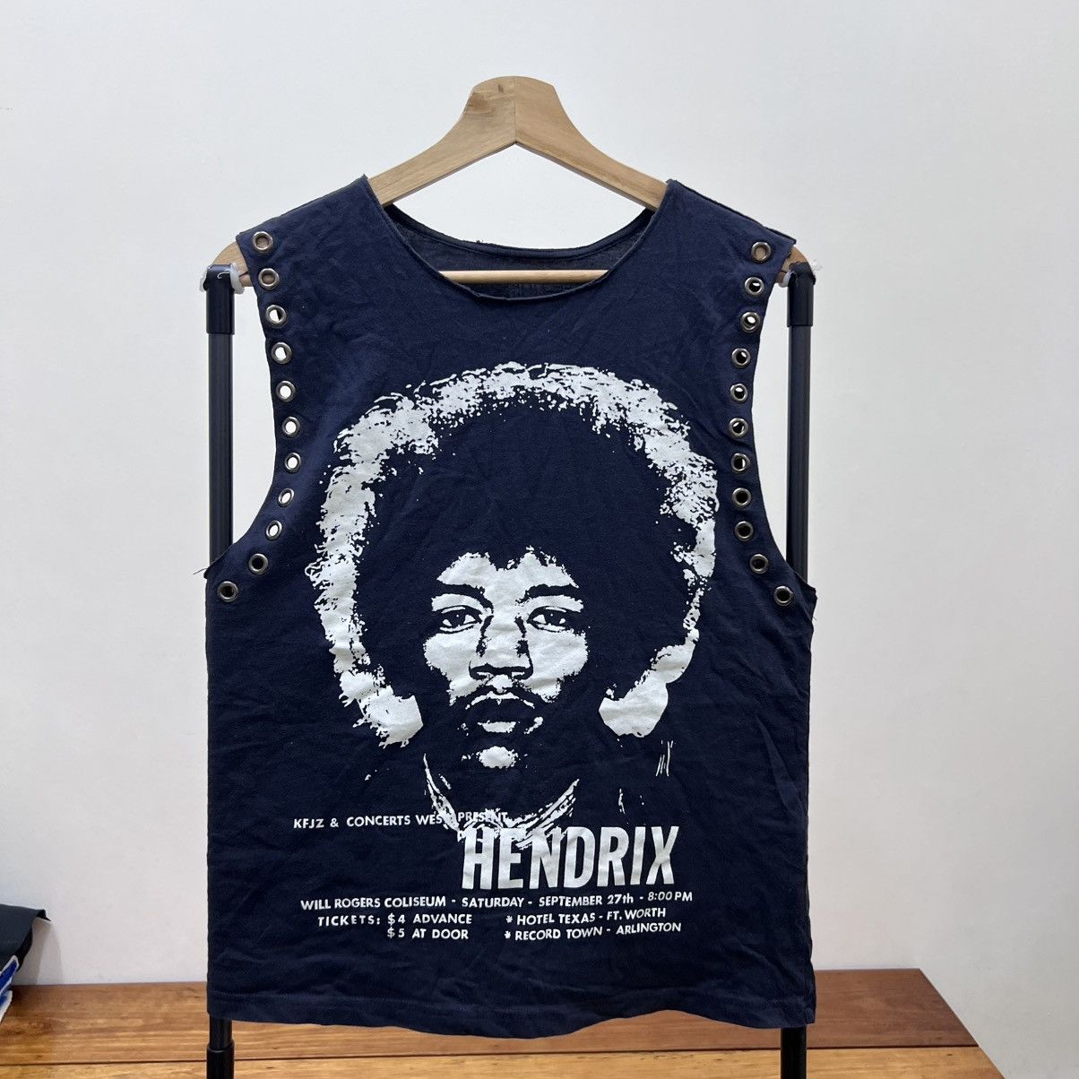 Band Tees Jimi Hendrix Metal Stud Top Tank Concert Tee Size US S / EU 44-46 / 1 - 1 Thumbnail
