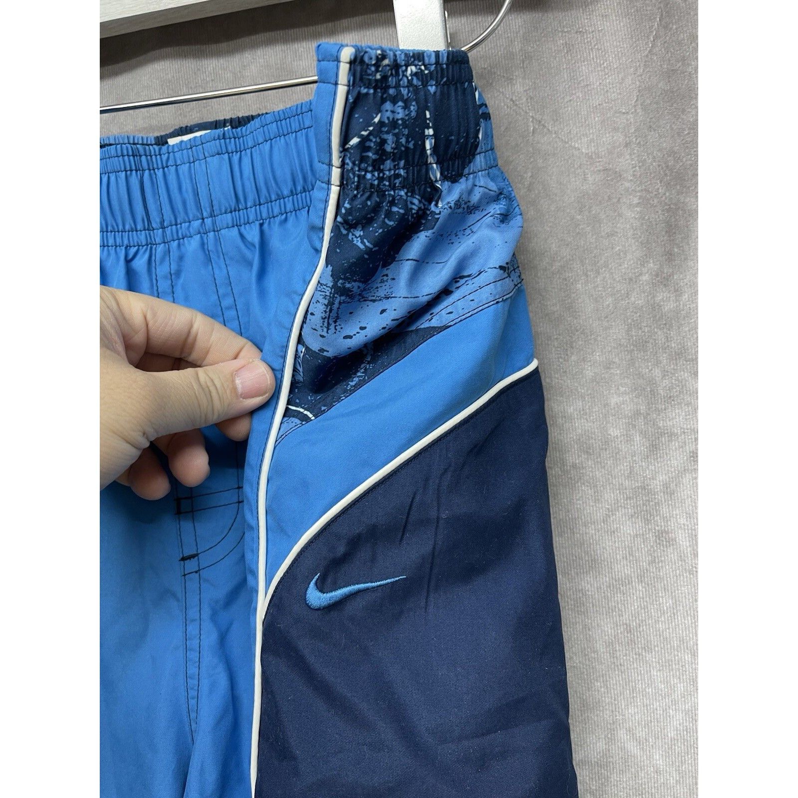 Nike VTG 90S Y2K NIKE BLUE SILVER TAG STRIPED POCKET SHORTS SWIM Size US XL / EU 56 / 4 - 5 Thumbnail
