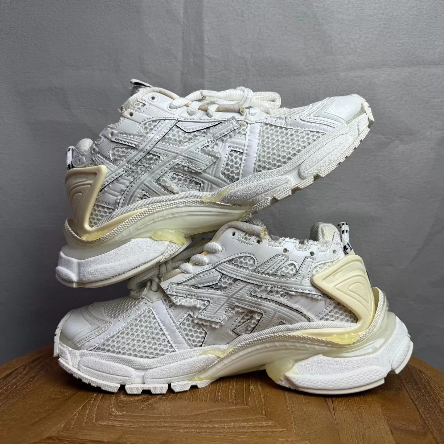 Balenciaga Balenciaga Runner White Distressed 38 98 New Size US 8 / IT 38 - 3 Thumbnail