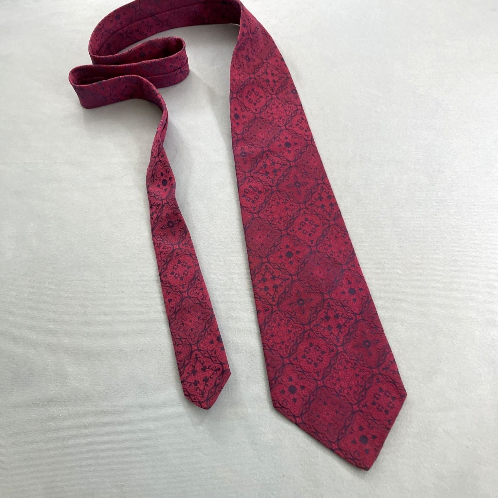 Vintage vtg 1970s Neck Tie Woven Texture Optical Geometric Floral Burst Bright Pink 4x55 Capsule Wide Necktie Size ONE SIZE - 4 Thumbnail