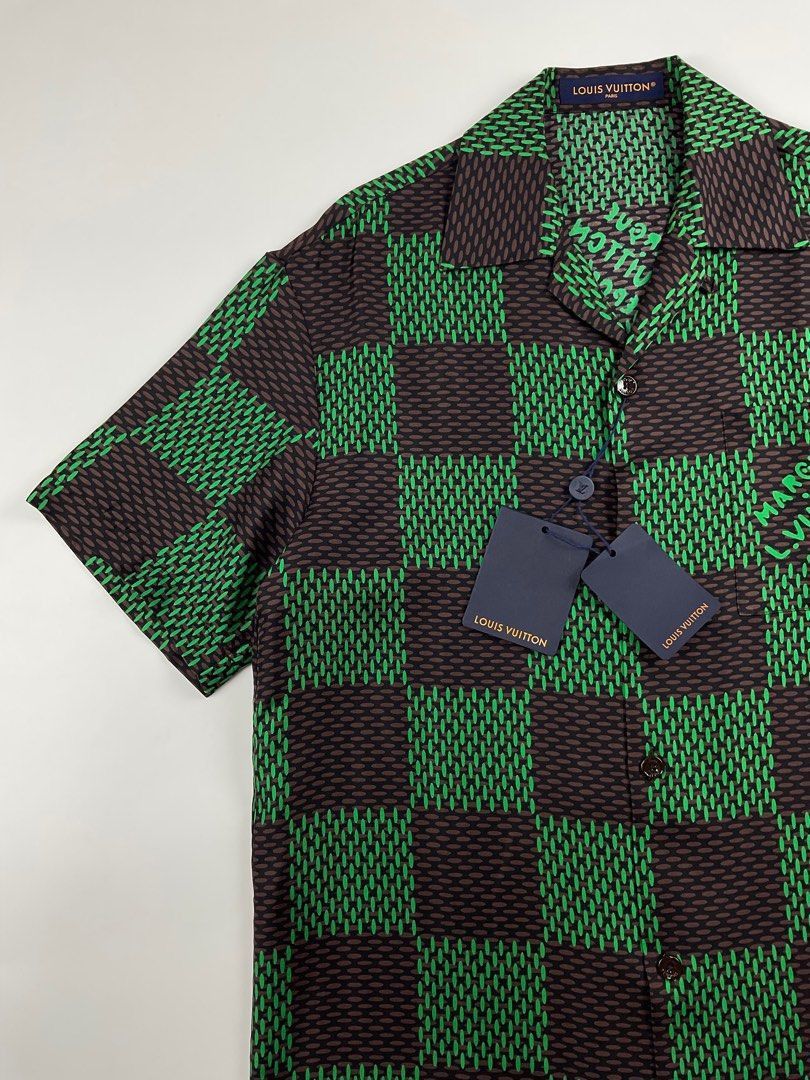 Louis Vuitton Open collar short-sleeved silk shirt Size US S / EU 44-46 / 1 - 3 Thumbnail