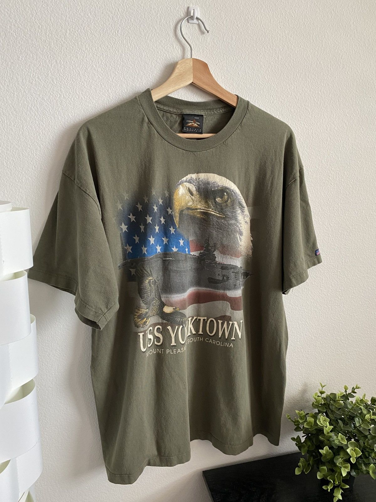 Other 00s USS Yorktown Military Eagle Tee Size US XL / EU 56 / 4 - 2 Thumbnail