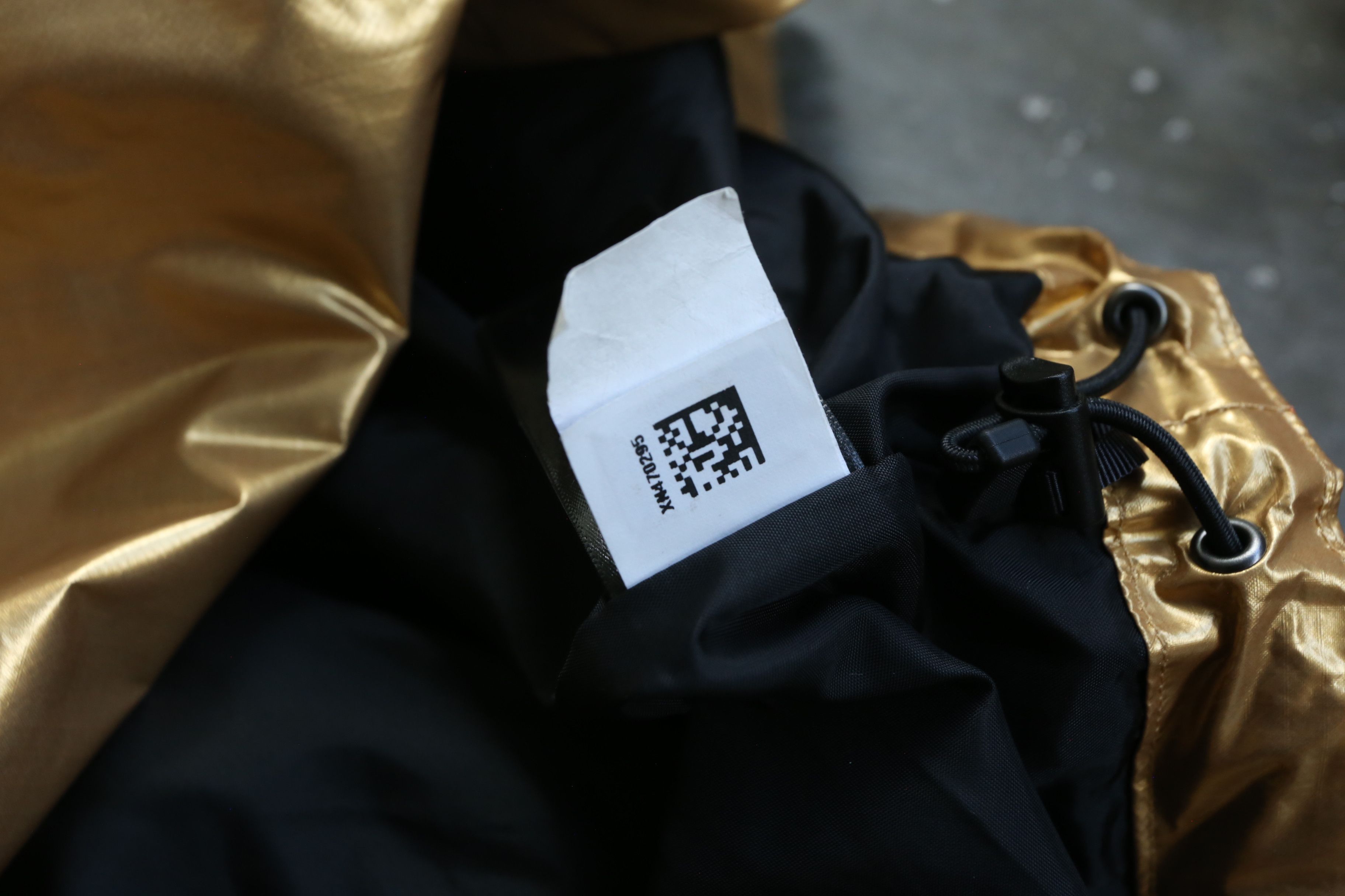 Supreme × The North Face Supreme - The North Face - S/S 18 - Metallic Mountain Parka Size US L / EU 52-54 / 3 - 11 Thumbnail