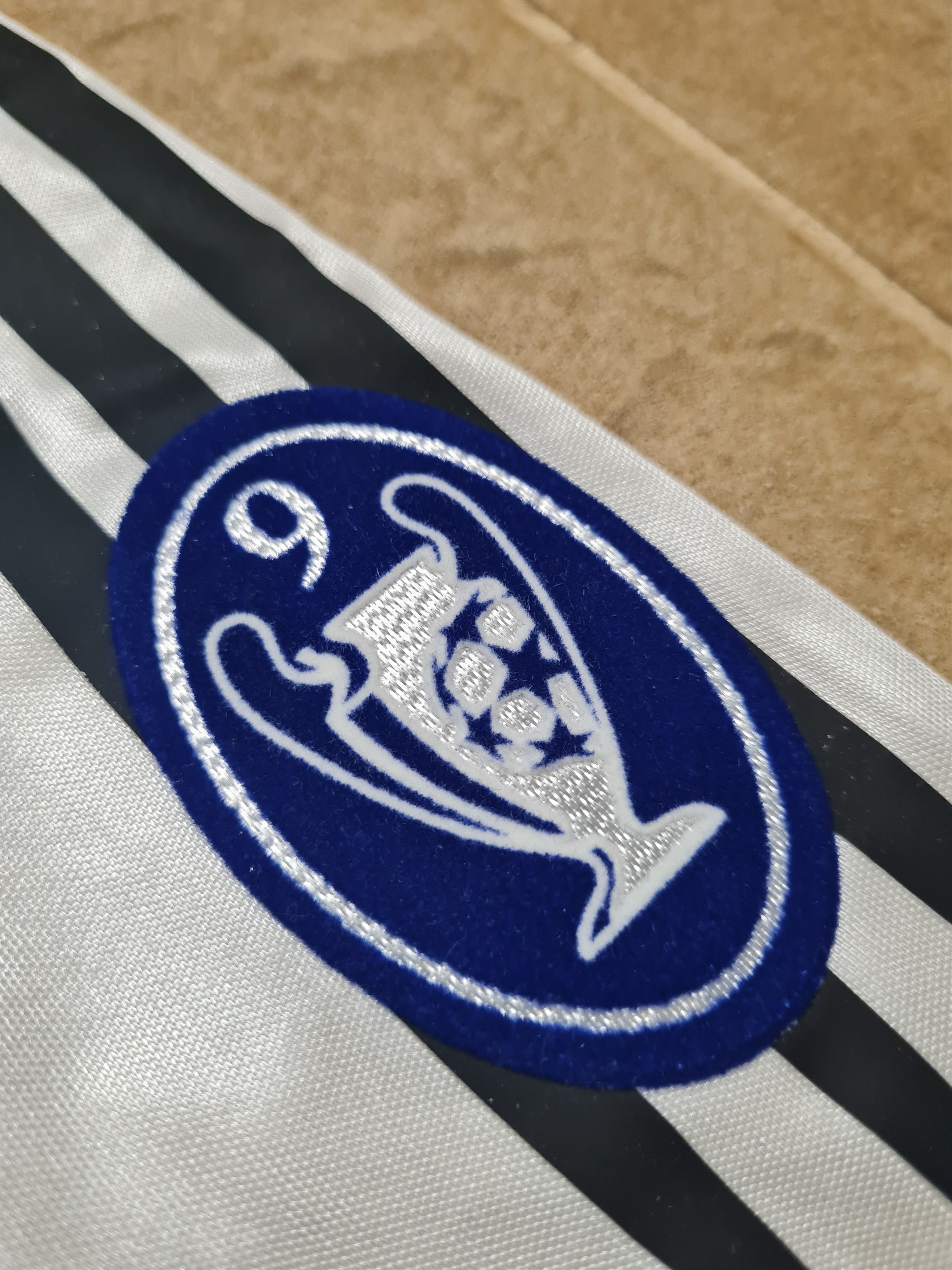 Adidas Real Madrid 2004/2005 David Beckham Football Adidas AJF001 Size US L / EU 52-54 / 3 - 12 Thumbnail