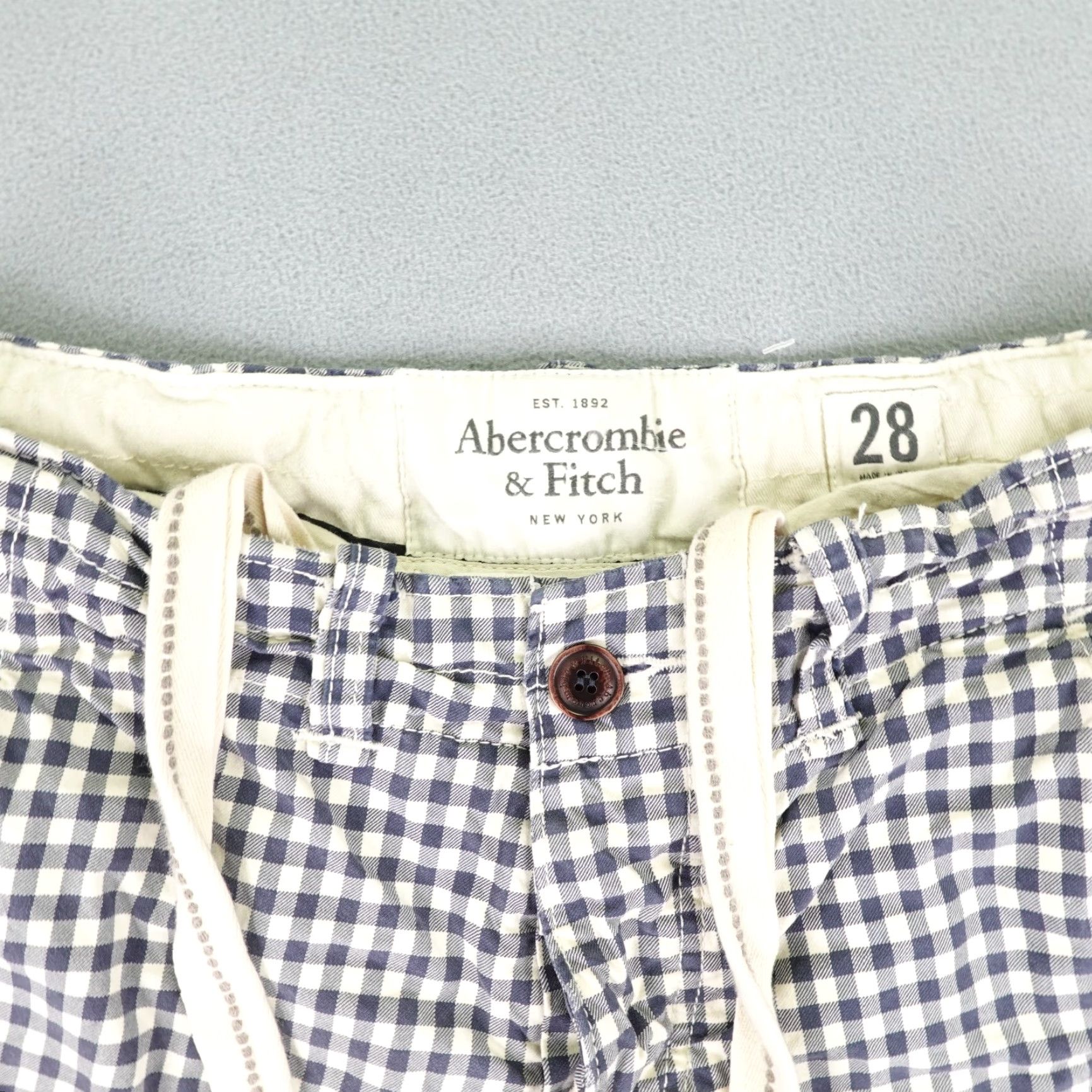 Abercrombie & Fitch Abercrombie & Fitch Shorts Mens 28 Blue White Gingham Check Button Fly Drawstrings 28 Men Blue Plaid Casual Chino Outdoor Preppy Mens Size US 28 / EU 44 - 2 Thumbnail