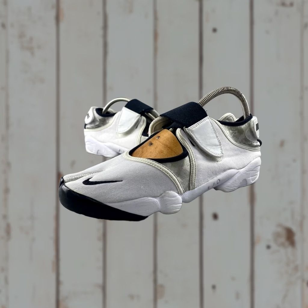 Nike VINTAGE Nike Air Rift Tabi Sandals Sneakers Sandal Men 44 White Black Nike Shoes Mens Summer Size US 11 / EU 44 - 1 Thumbnail