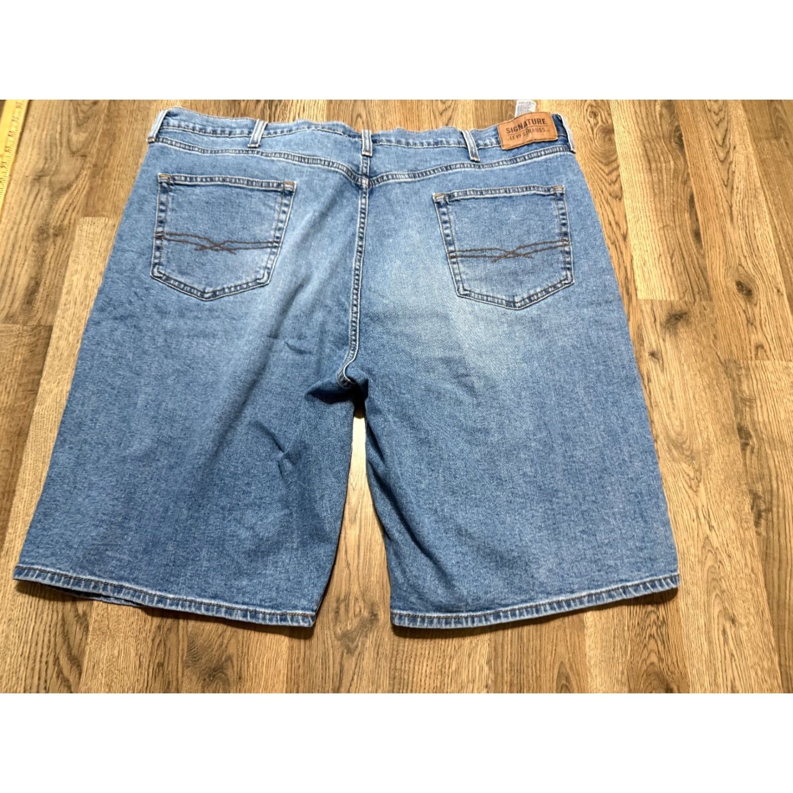 Levi's Levi's Shorts Men's W44 Jean Shorts Pockets Flat Front Bermuda Denim Cotton 5-Pocket Regular Blue Size US 44 / EU 60 - 2 Thumbnail