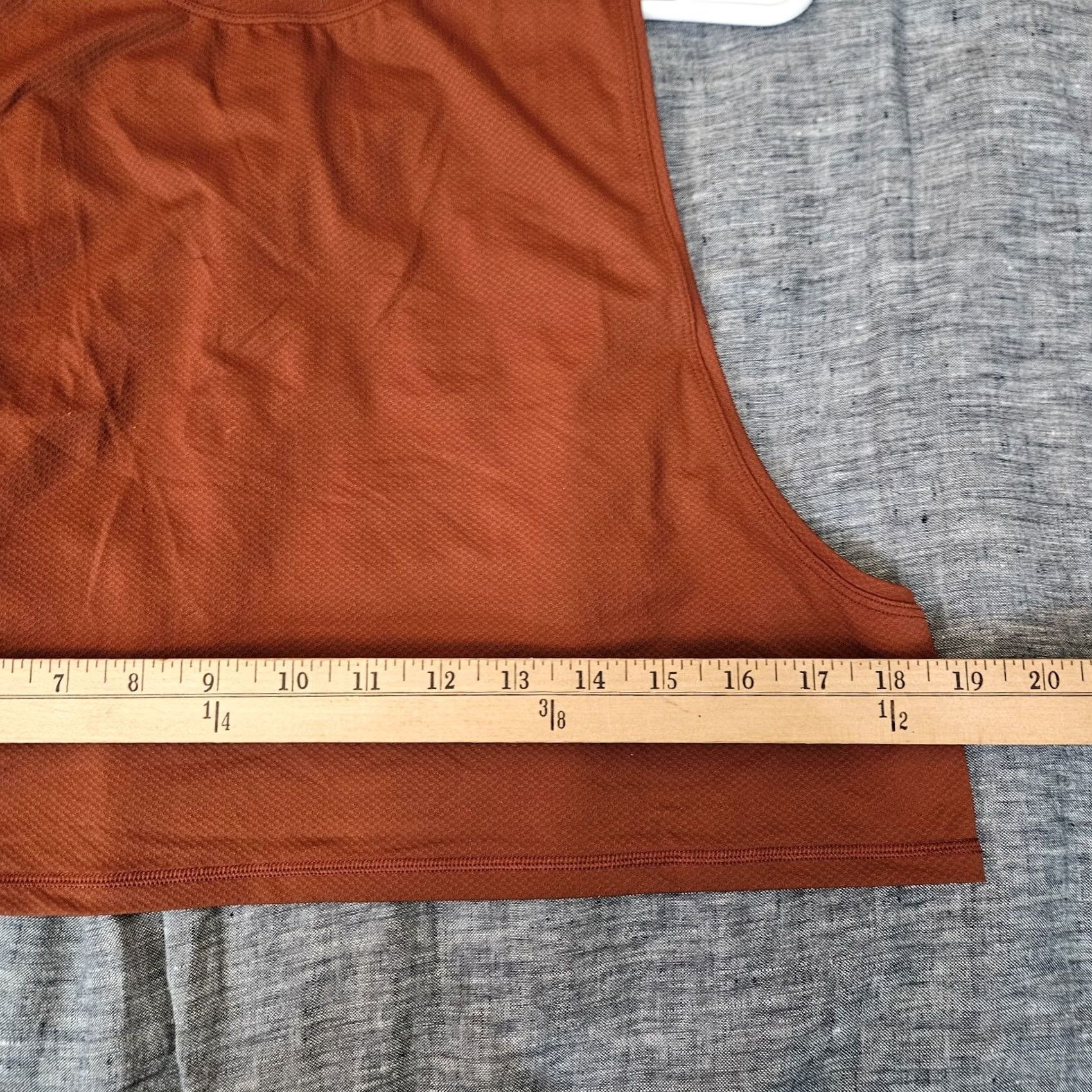Lululemon Lululemon Tank Top Cropped Love Brown 6 Sleeveless Yoga Regular Size 6 Women's Solid Pattern Vintage No Size M / US 6-8 / IT 42-44 - 4 Thumbnail