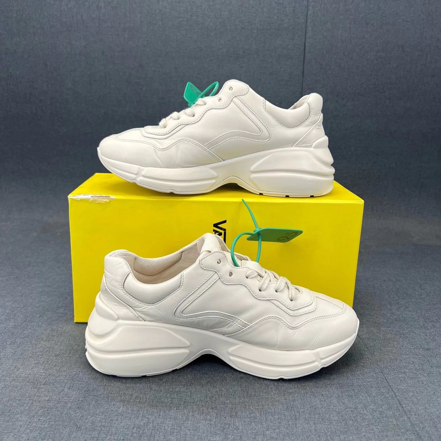 Gucci Gucci Rhyton Ivory 37.5 Boxed Good Logo Blemish Size US 6.5 / IT 36.5 - 2 Thumbnail