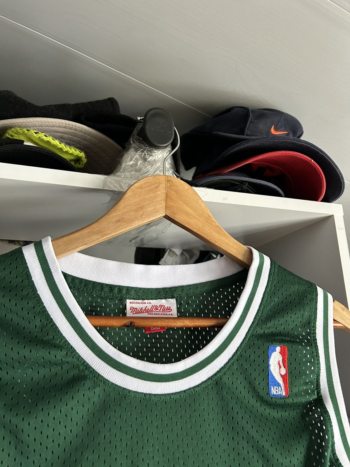 NBA Larry Bird #33 Boston Celtics Mitchell&Ness Swingman Jersey Size US L / EU 52-54 / 3 - 6 Thumbnail