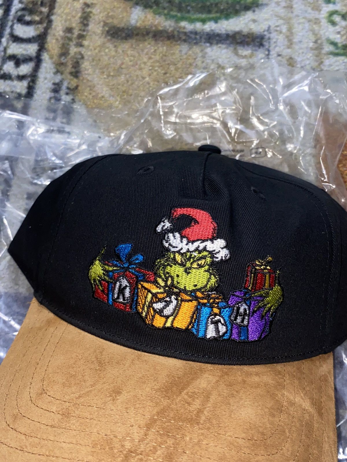 Kith Kith x The Grinch Suede Brim Aaron Cap Size ONE SIZE - 2 Thumbnail