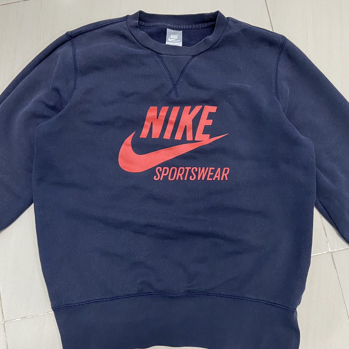 Image of Y2K Nike Sportwear Hoodie Pullover in Navy, Men's (Size Small)