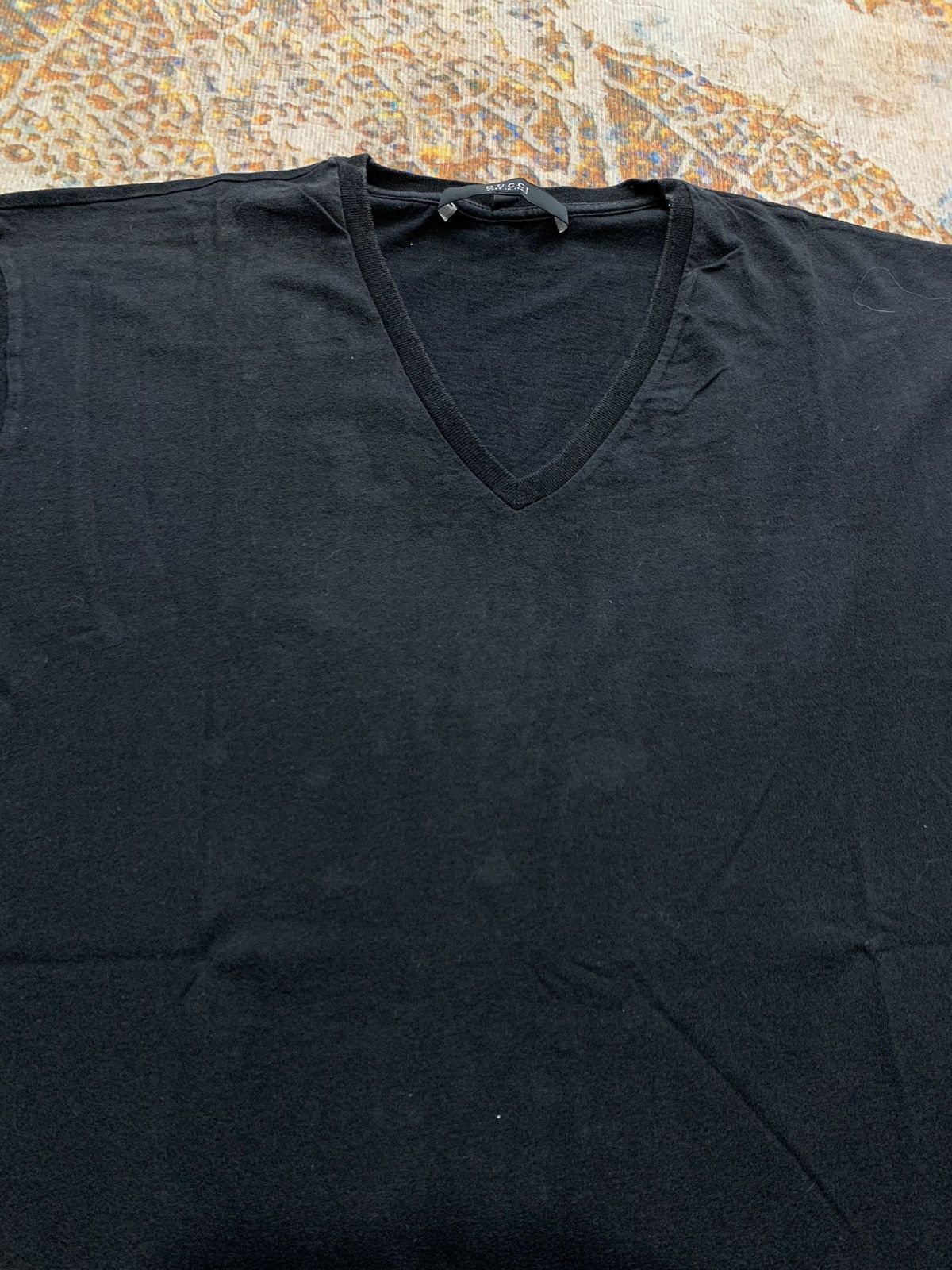 Gucci Gucci Vneck T-Shirt Size US S / EU 44-46 / 1 - 7 Thumbnail
