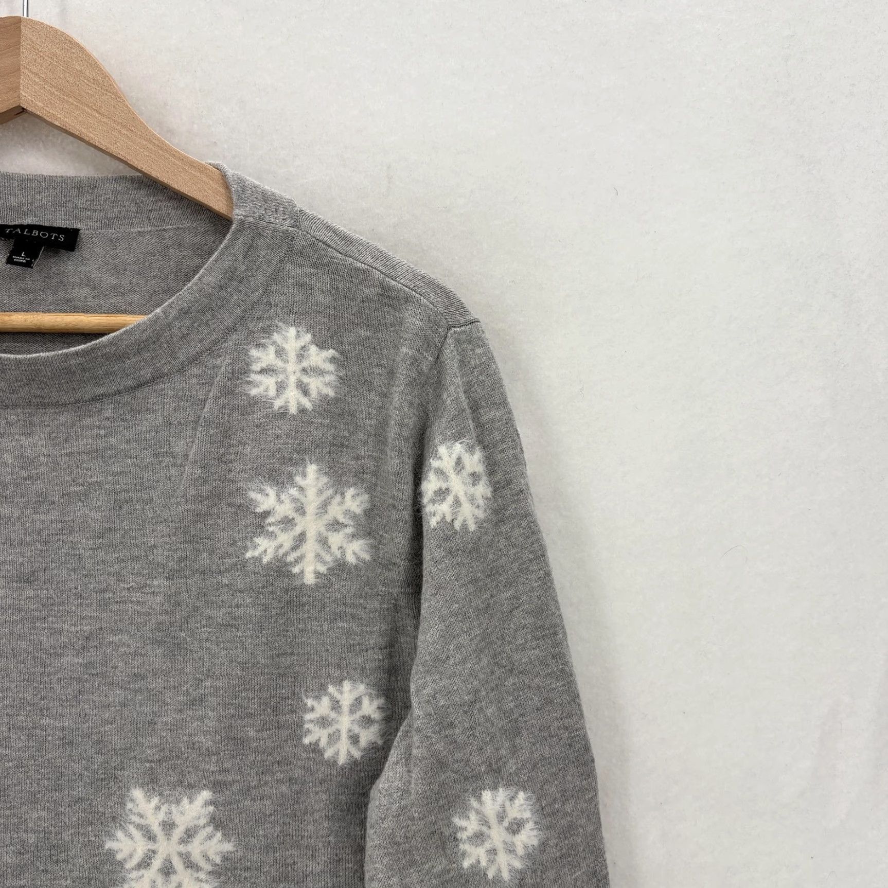 Talbots Talbots Sweater Womens Large Gray Snowflake Cashmere Knit Crew Neck Christmas Size L / US 10 / IT 46 - 2 Thumbnail