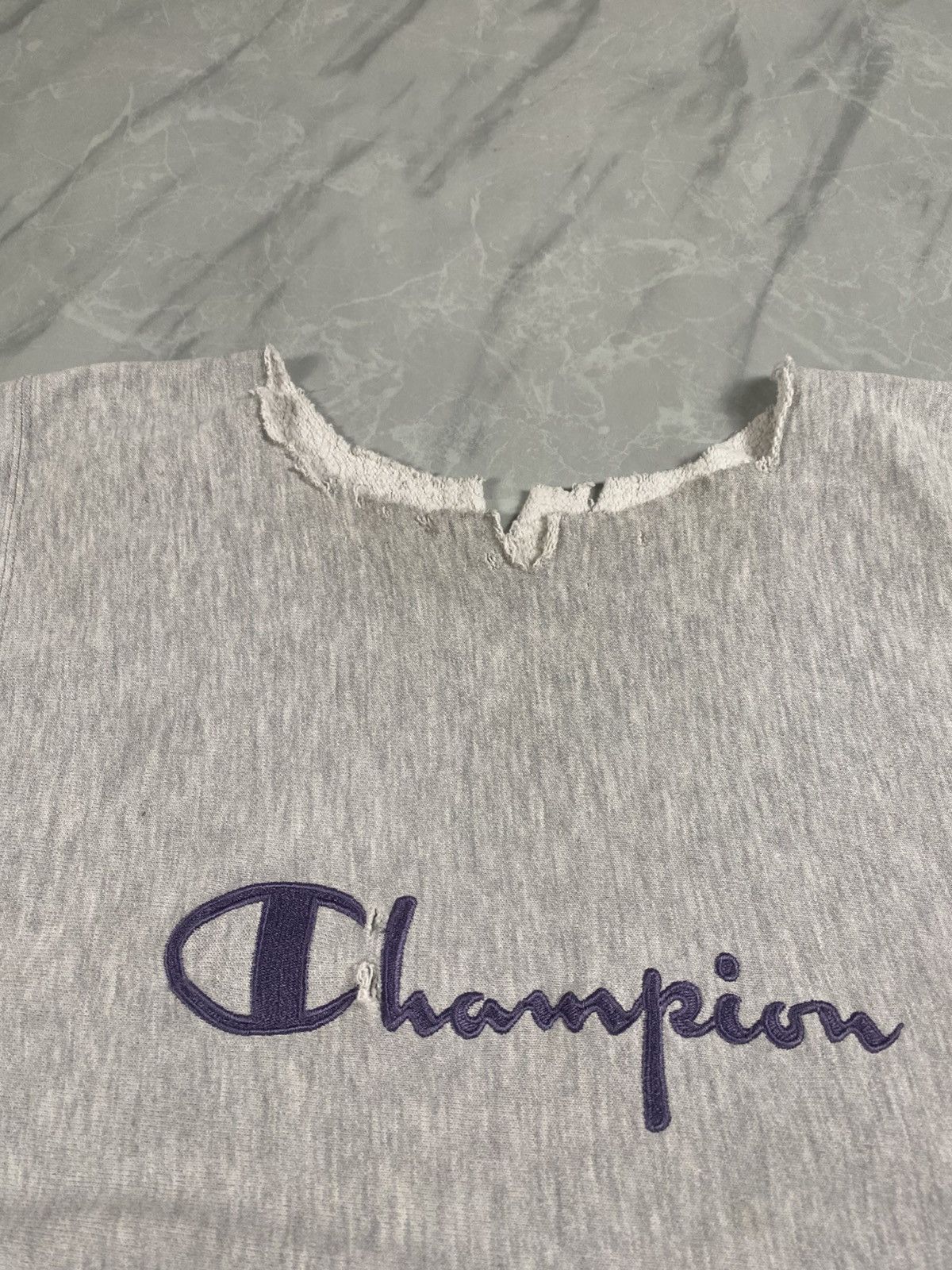 Champion Rare Vintage 90s Destroyed Reverse Weave Crewneck Size US M / EU 48-50 / 2 - 2 Thumbnail