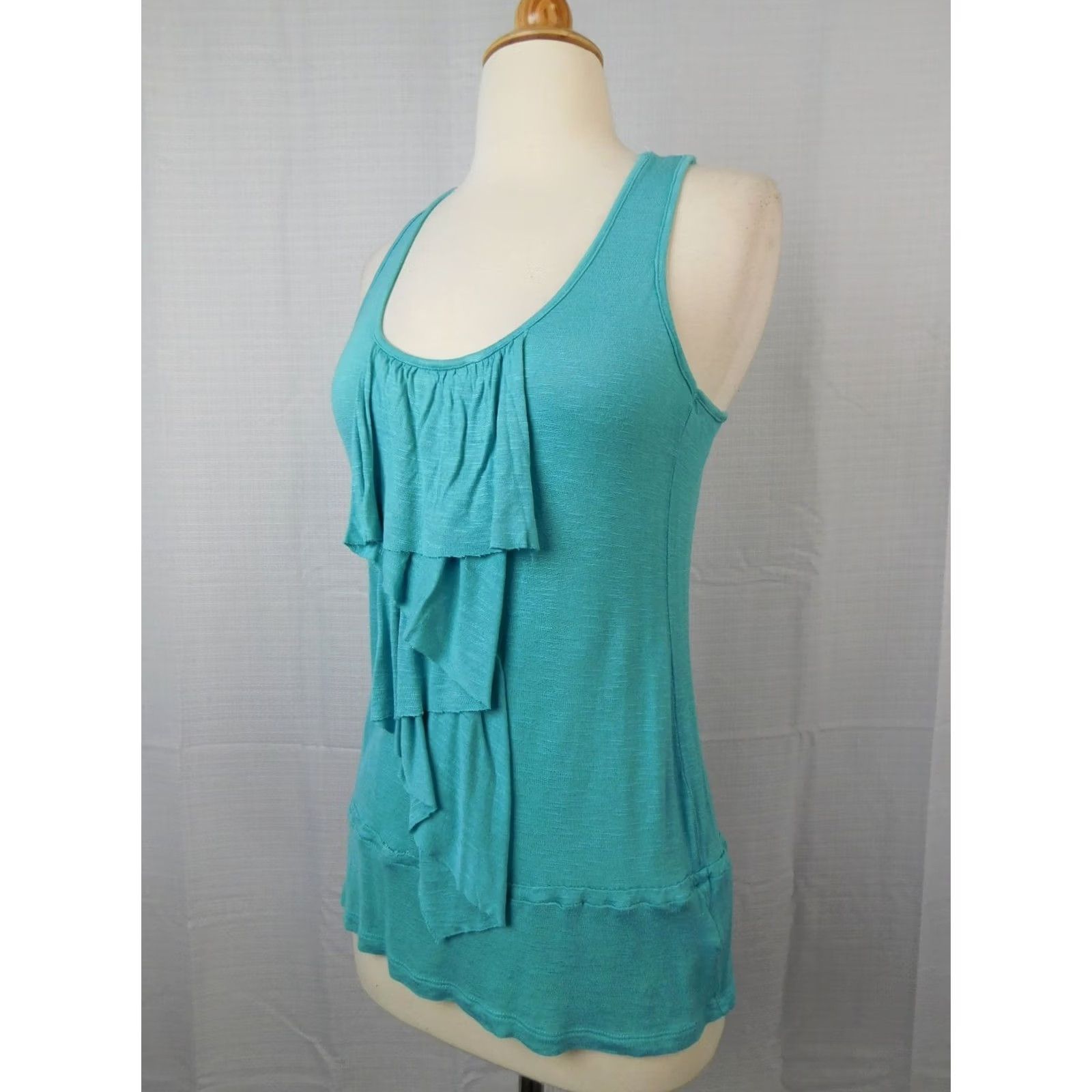 Vintage LC Lauren Conrad Tank XS Turquoise Racerback Sleeveless Ruffle Bateau? (Note: original title lacks bateau; cannot add) Size XS / US 0-2 / IT 36-38 - 2 Thumbnail