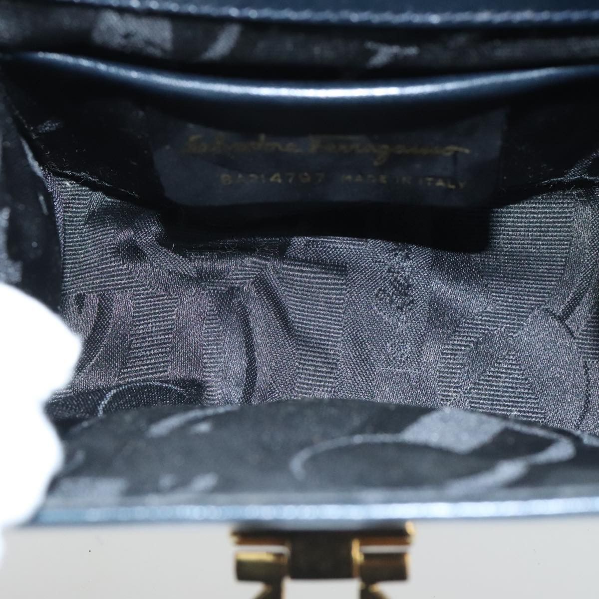 Salvatore Ferragamo Salvatore Ferragamo Gancini Shoulder Bag Leather Navy Gold Size ONE SIZE - 11 Thumbnail