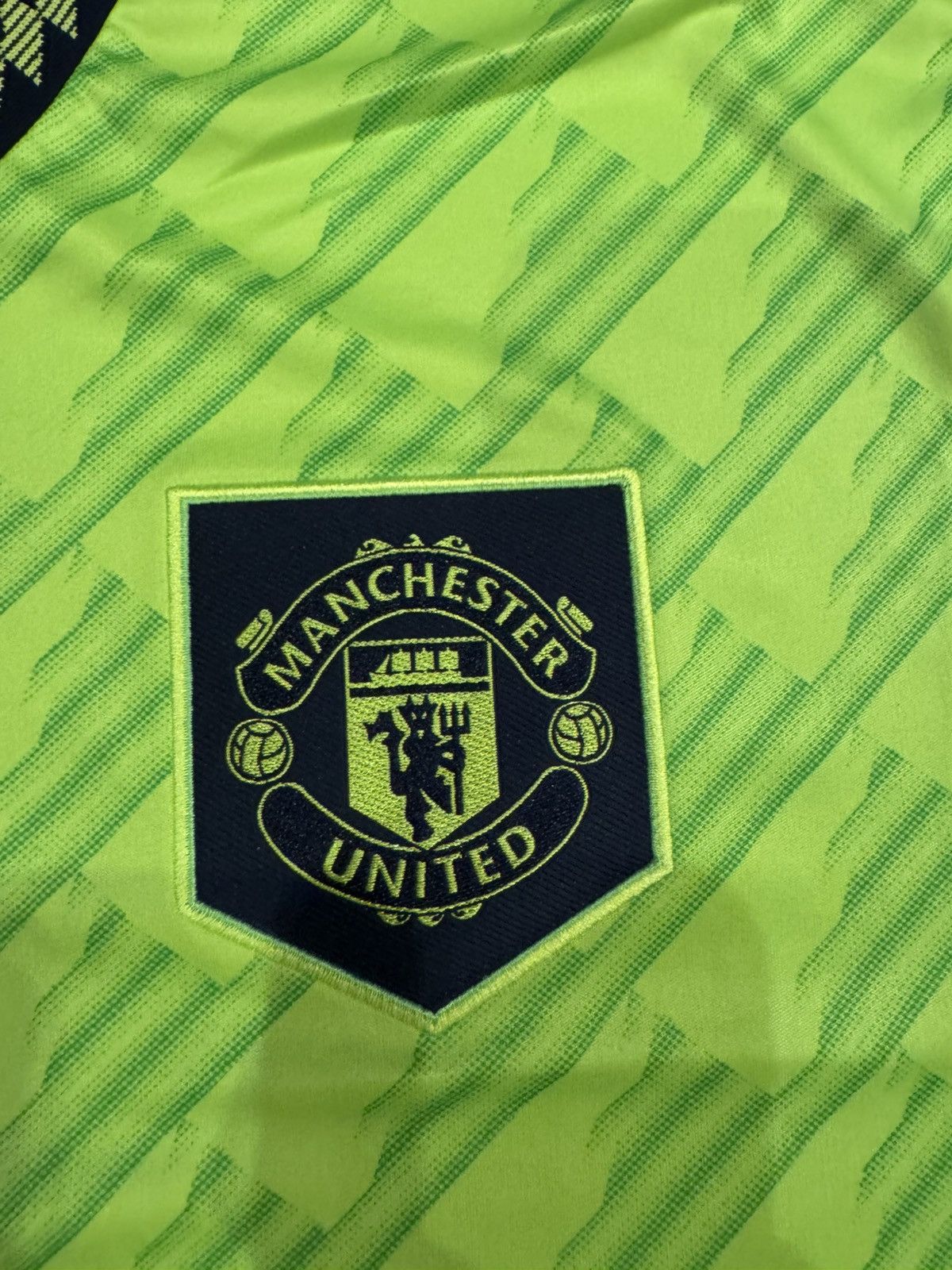 Adidas MANCHESTER UNITED 2022 -23 FOOTBALL JERSEY ADIDAS HE2981 XXL Size US XXL / EU 58 / 5 - 6 Thumbnail