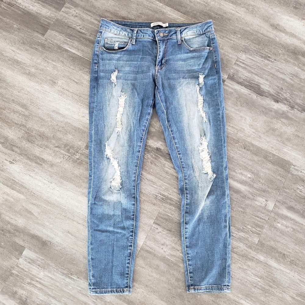 Designer Denim Distressed JustFab Skinny Jean Size 28" / US 6 / IT 42 - 1 Thumbnail