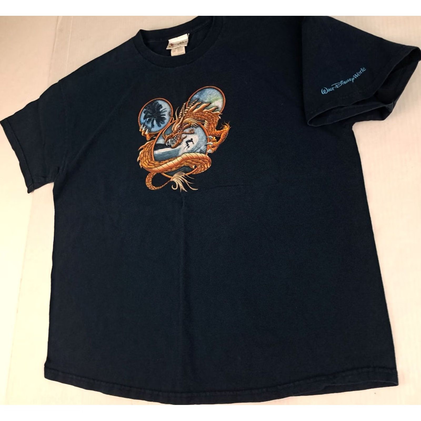 Vintage VINTAGE Walt Disney World T-Shirt Dragon 2XL Unisex Adults 90s Theme Ride Blue Cotton Short Sleeve Crew Neck Canvas Logo Shirt Mens Girls Size US XXL / EU 58 / 5 - 4 Thumbnail